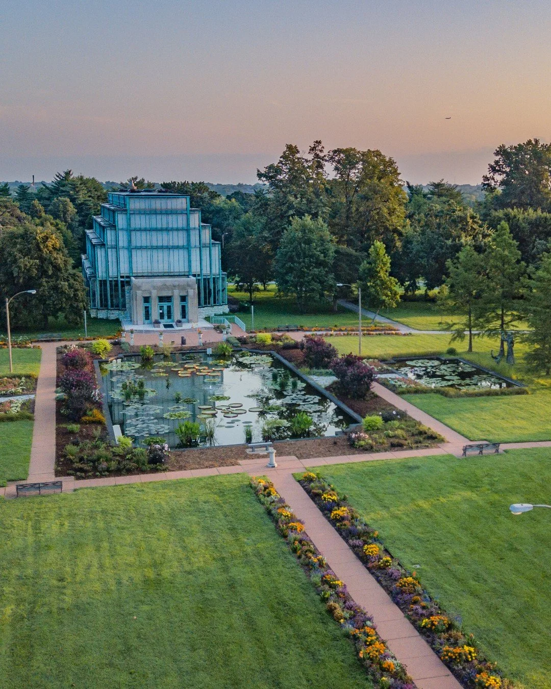 Reserve your spot at the Women's Committee Kick-Off ✨ Everyone with an interest in supporting our beloved Park as a Women's Committee member is welcome on March 5. 

Join us at the Jewel Box* as we kick off a milestone year of opportunities for the W