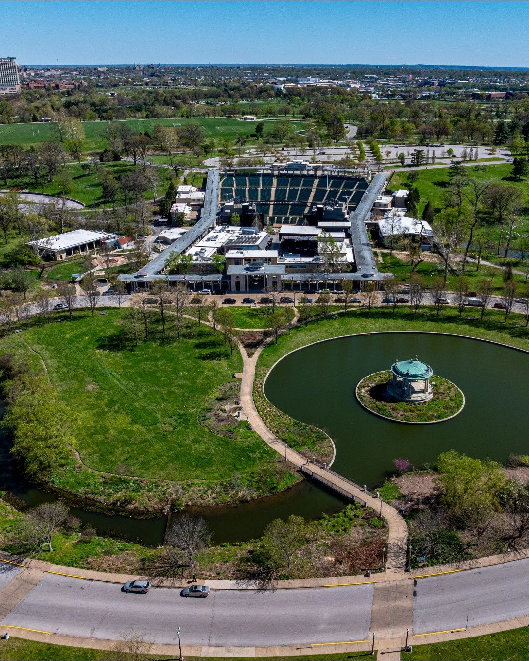 Forest Park is the home for five major cultural institutions, each offering free admission. Shout out to our friends and neighbors who share the country's best park with us (and millions of visitors): 
❤️ @theMuny 
💛 @StLzoo 
🧡 @StLArtMuseum 
💚 @S