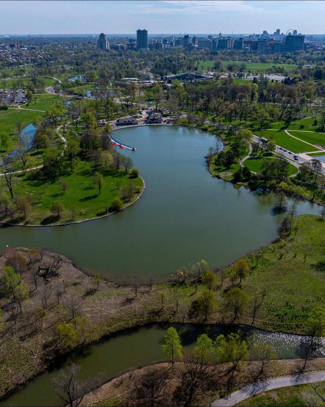 The Boathouse restaurant and parking lot is closed during renovations. Fear not! You can still rent boats and dine next to Post-Dispatch Lake.

Find the @PaddleForestPark boat dock (and more) northwest of the restaurant site. 🛶 

A popup Boathouse B
