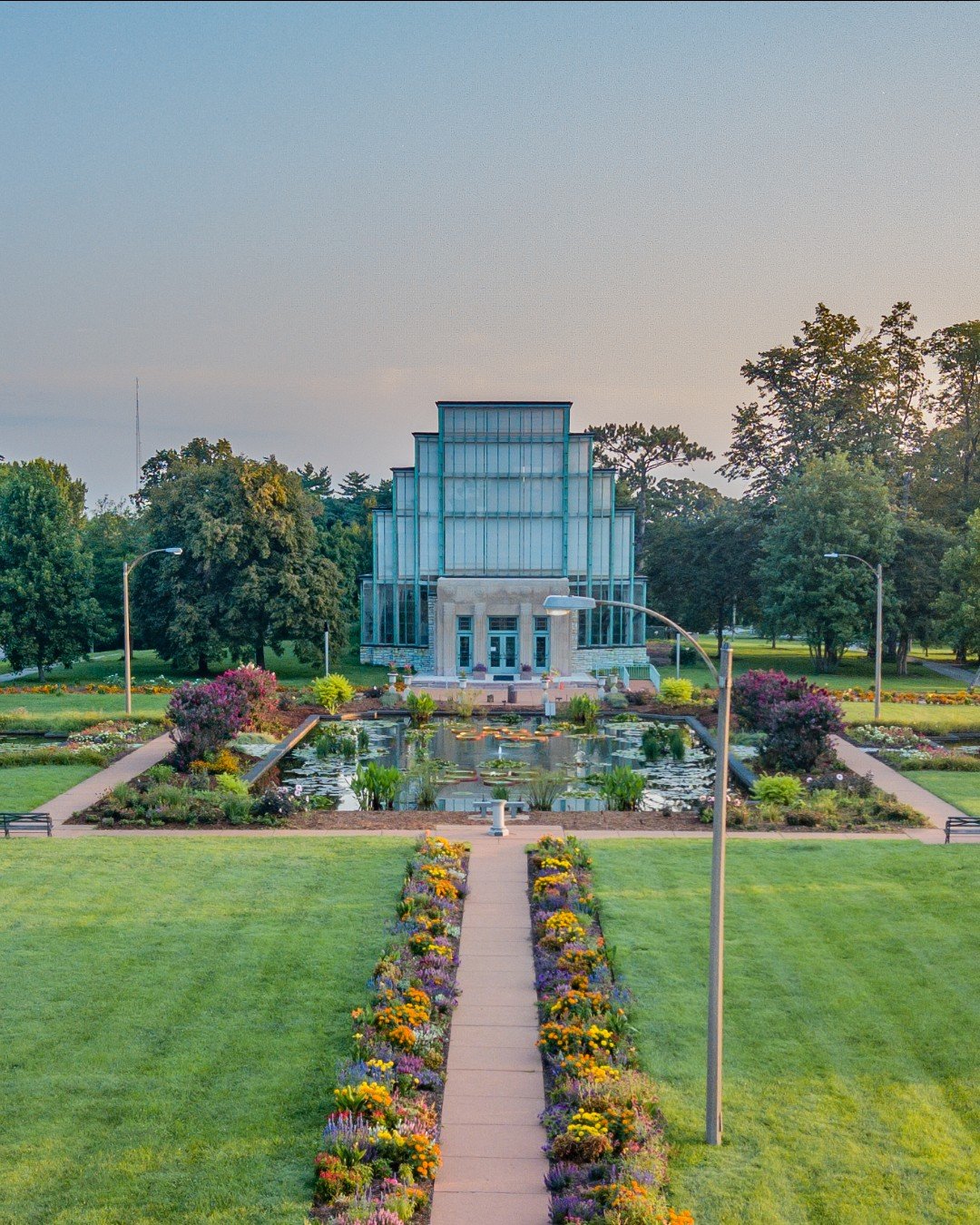 Get your tickets for Twilight in the Trees at the Jewel Box on October 1. 🌲✨

Celebrate 150 years of Forest Park with 150 of your closest friends! 

Join the Young Friends of Forest Park Forever for an evening of live music, small bites, special coc