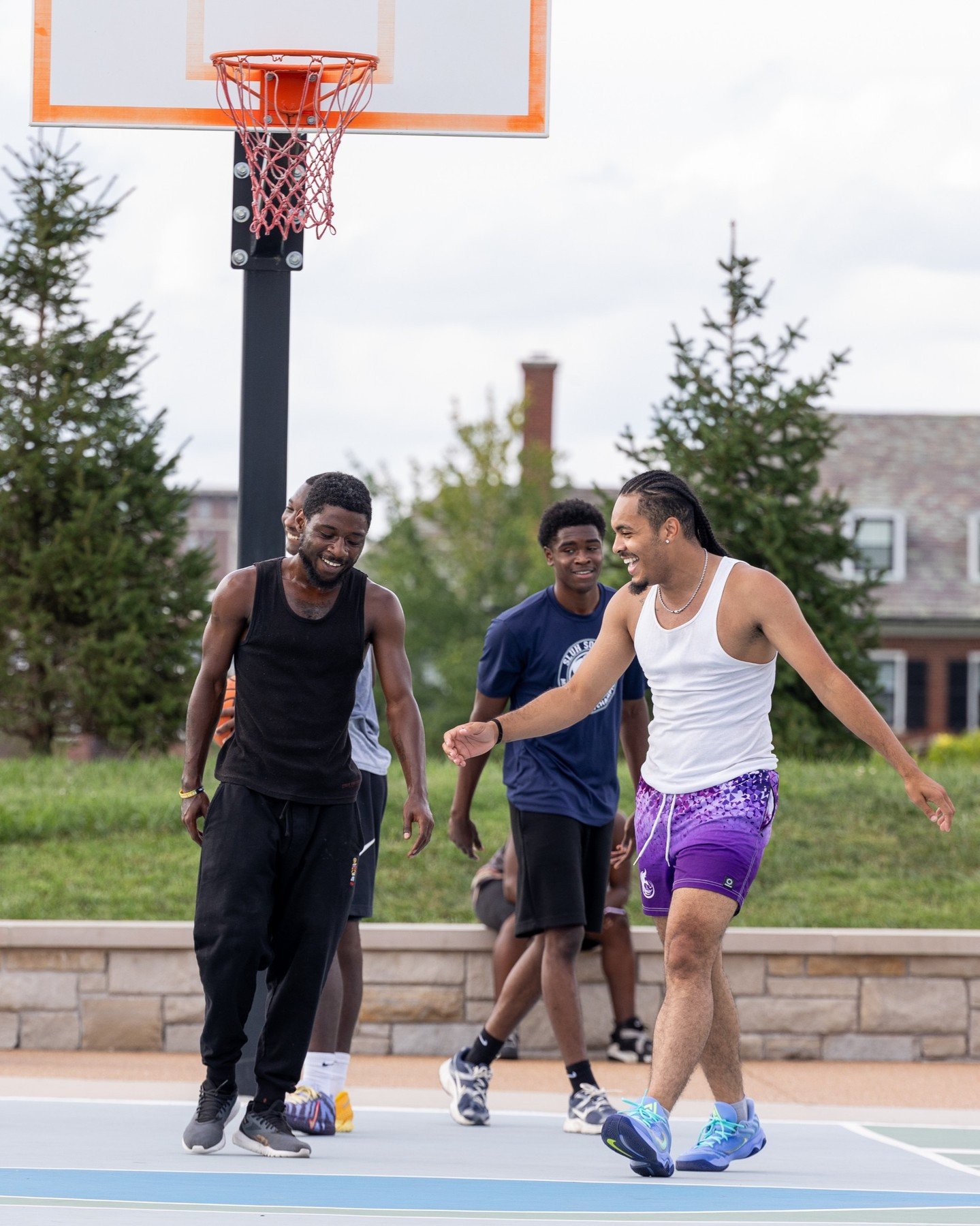 Join us for basketball in Forest Park on Tuesdays this month! ➡️ 🏀 

Made possible by the Centene Foundation, we&rsquo;ll have lawn games, free snacks and sports drinks each week. And basketballs to borrow, of course. 

Our friends @biggameofficials