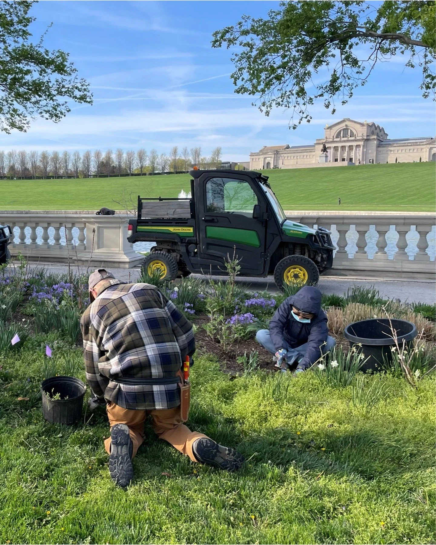 Want to volunteer in Forest Park? There are several opportunities to help us care for this beloved green space.
🌲 Register today and help our nonprofit conservancy keep Forest Park a place of beauty for our entire community.  https://www.volgistics.