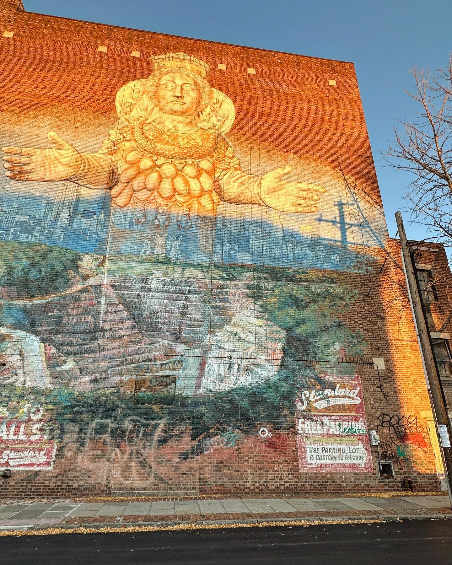 Murals&hellip; One of our favorite things about Kingston is it&rsquo;s rich art scene and the many murals around town.