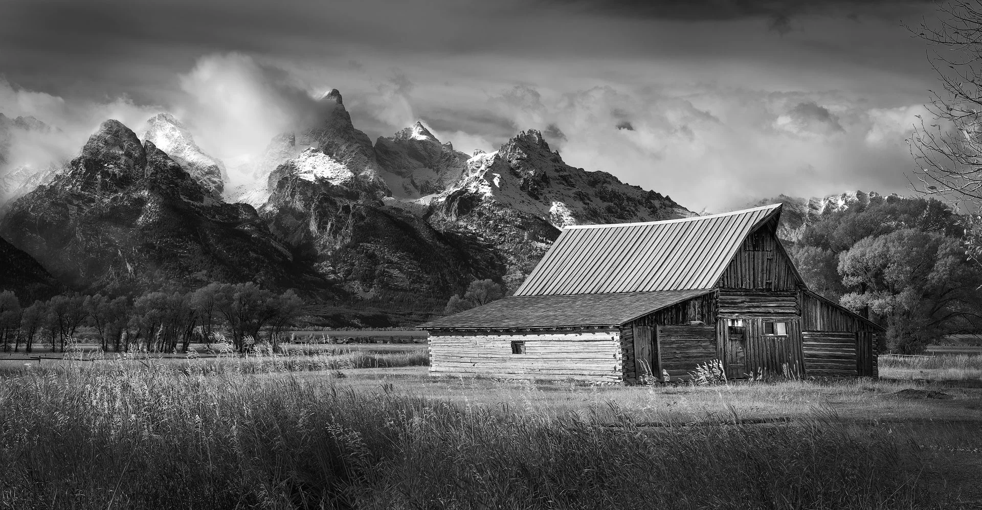 Grand_Tetons_ Barn-copy.jpg