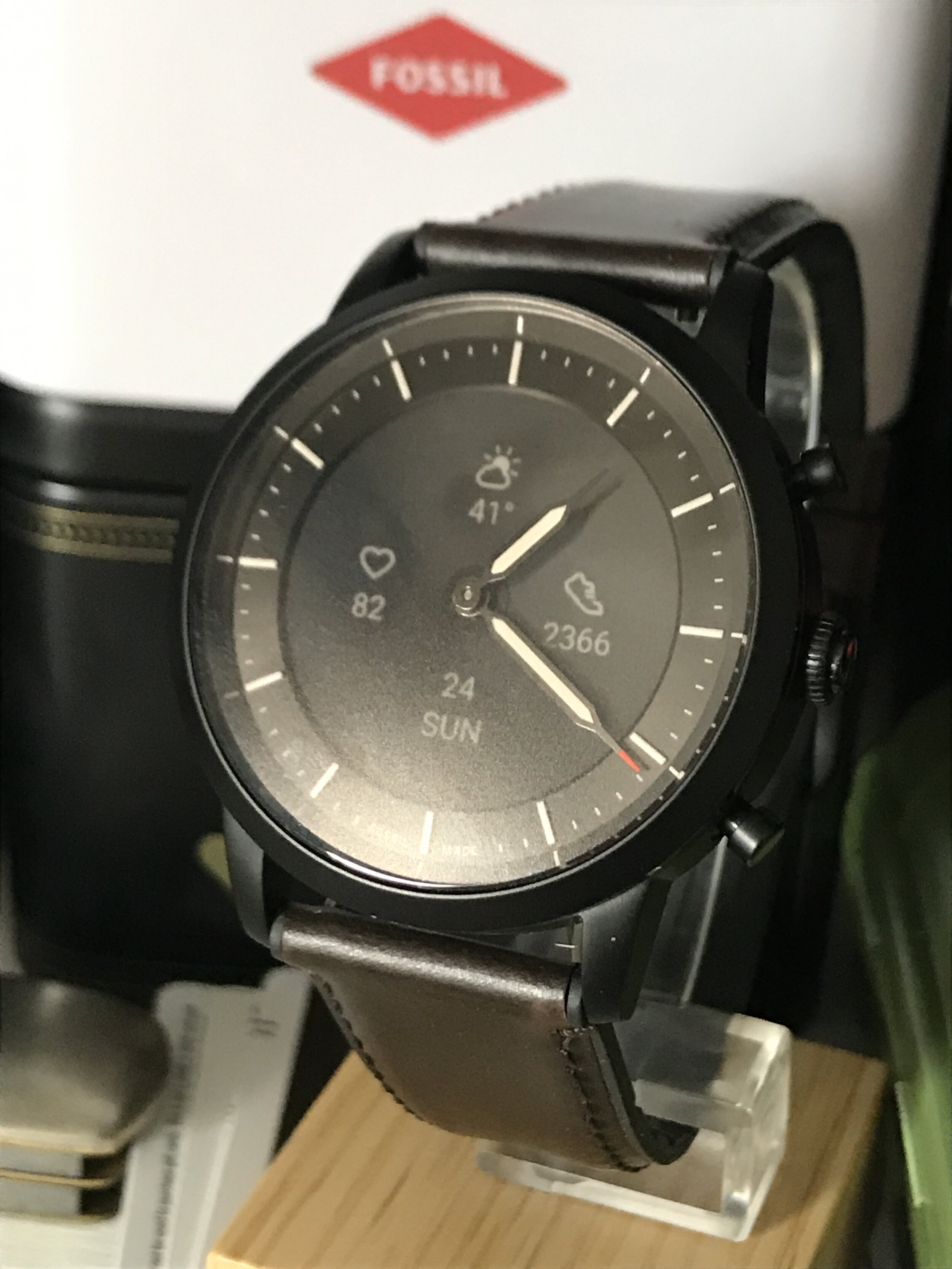 A review of the Fossil HR Collider Hybrid - FTW7008 — Underground Fossil  Collectors Club