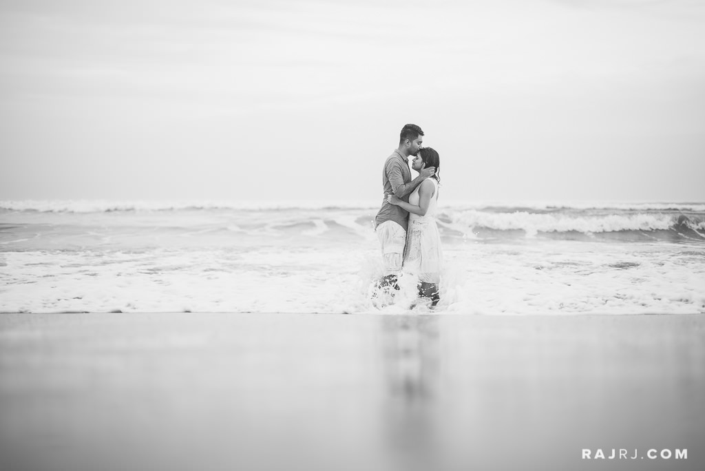 Couple_Shoot_Pondicherry_Le_Pondy_Beach-10.jpg