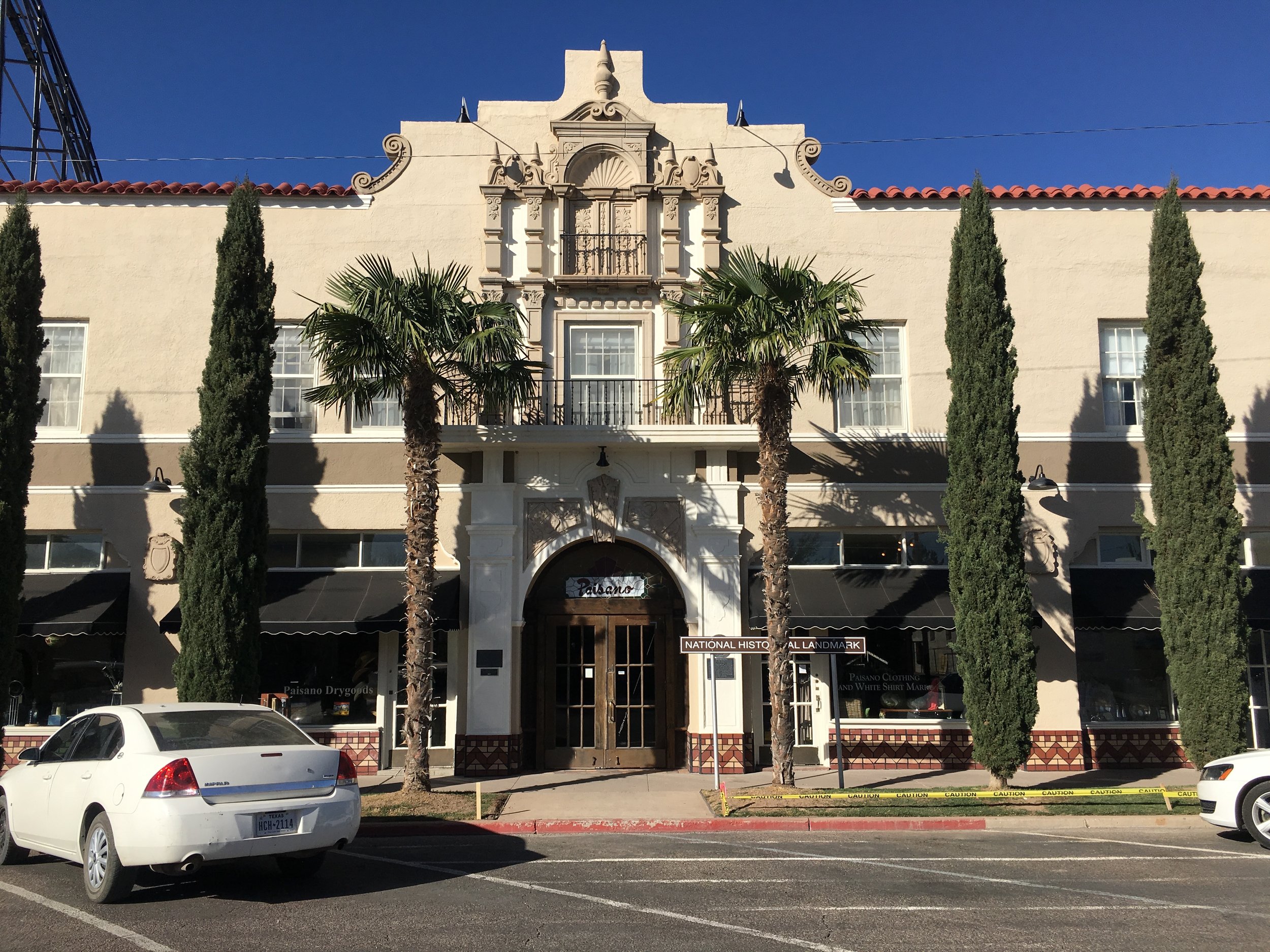  The historic Hotle Paisano, Marfa, Texas 