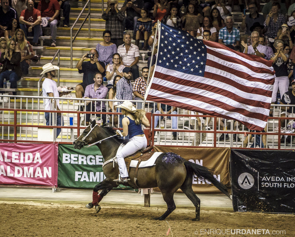 Rodeo_Davie_by_Enrique_Urdaneta_25.jpg