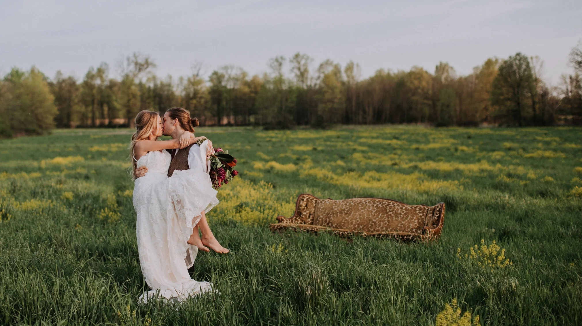 Moody Summer Wedding Inspiration