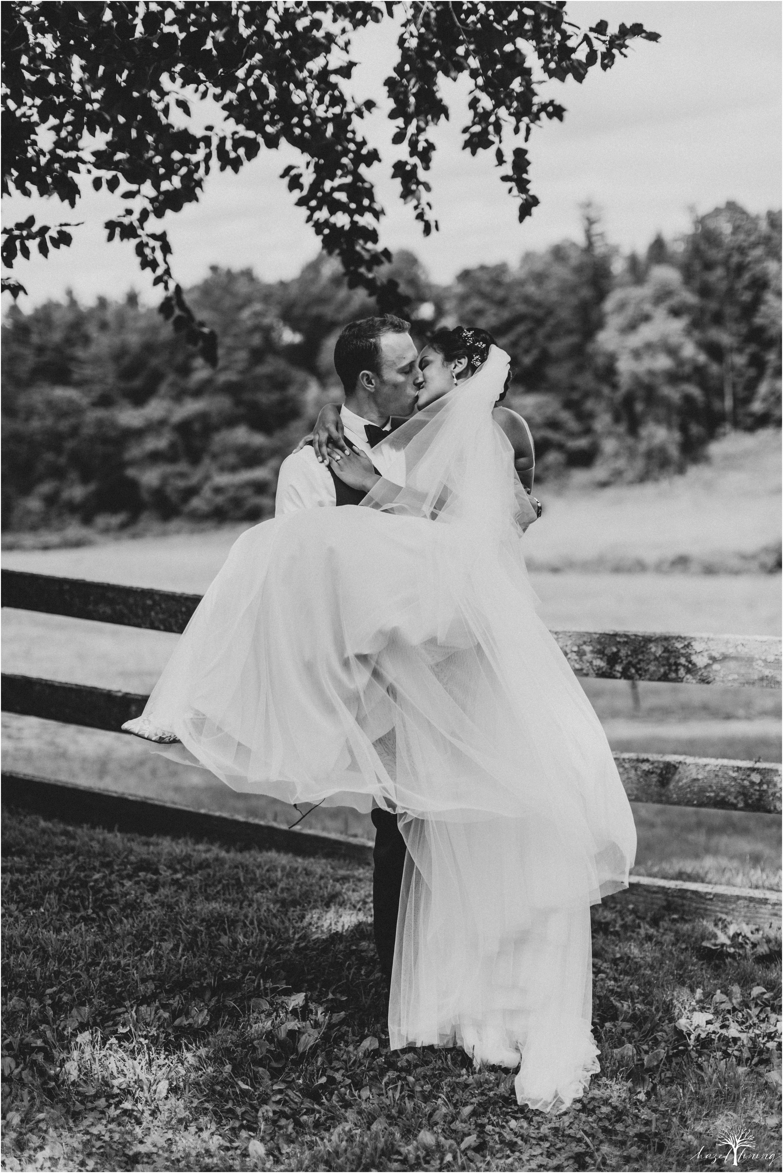 mariah-kreyling-samuel-sherratt-sherrattwiththeworld-peirce-farm-at-witch-hill-boston-massachusetts-wedding-photography-hazel-lining-travel-wedding-elopement-photography_0148.jpg