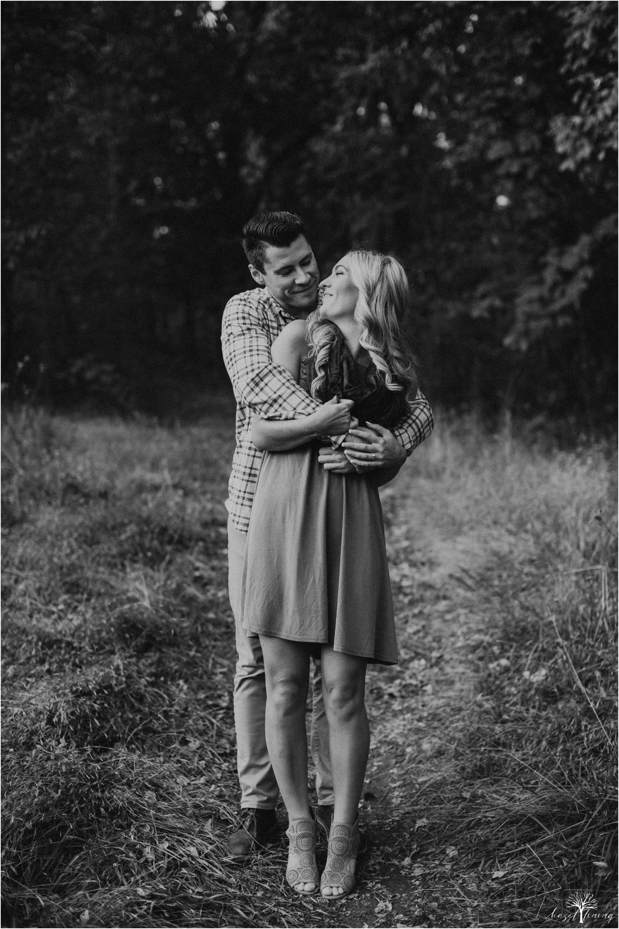 jessica-kern-david-siepietowski-lake-nockamixon-autumn-engagement-session_0005.jpg