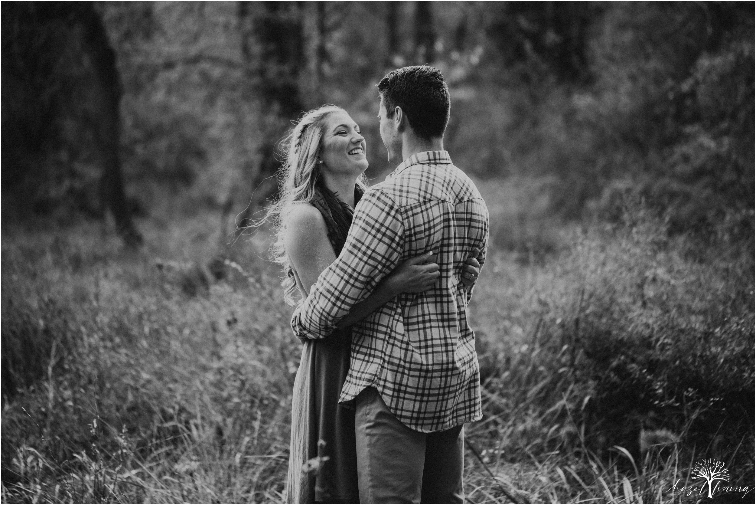 jessica-kern-david-siepietowski-lake-nockamixon-autumn-engagement-session_0018.jpg