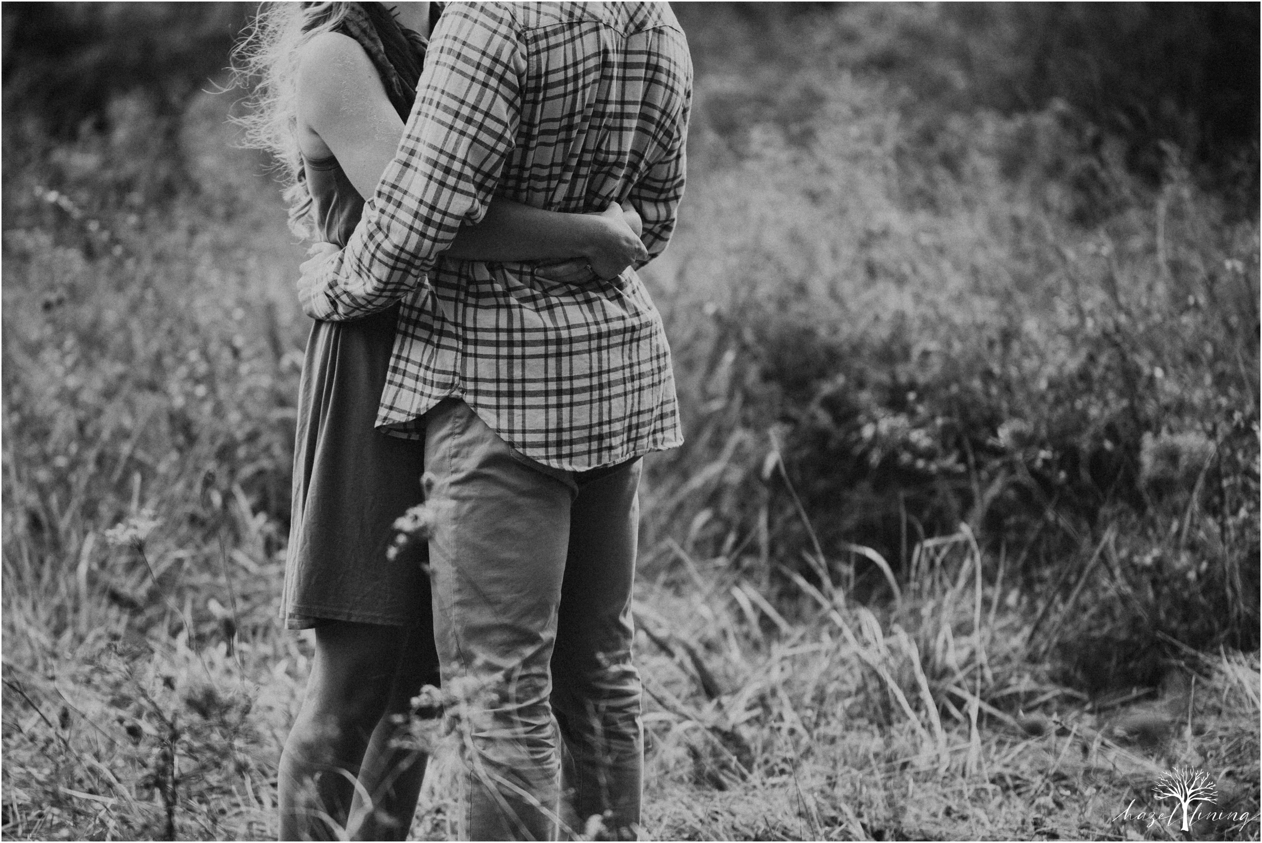 jessica-kern-david-siepietowski-lake-nockamixon-autumn-engagement-session_0020.jpg