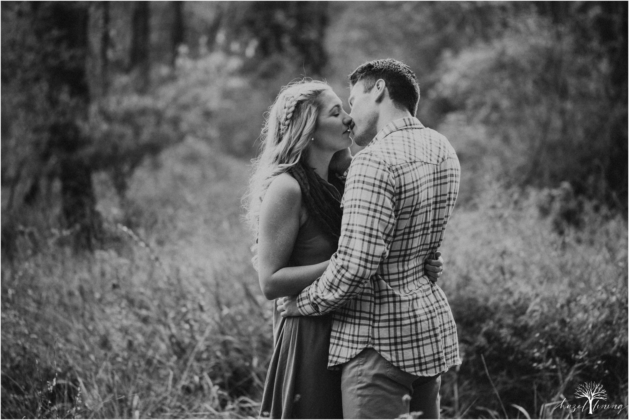 jessica-kern-david-siepietowski-lake-nockamixon-autumn-engagement-session_0024.jpg