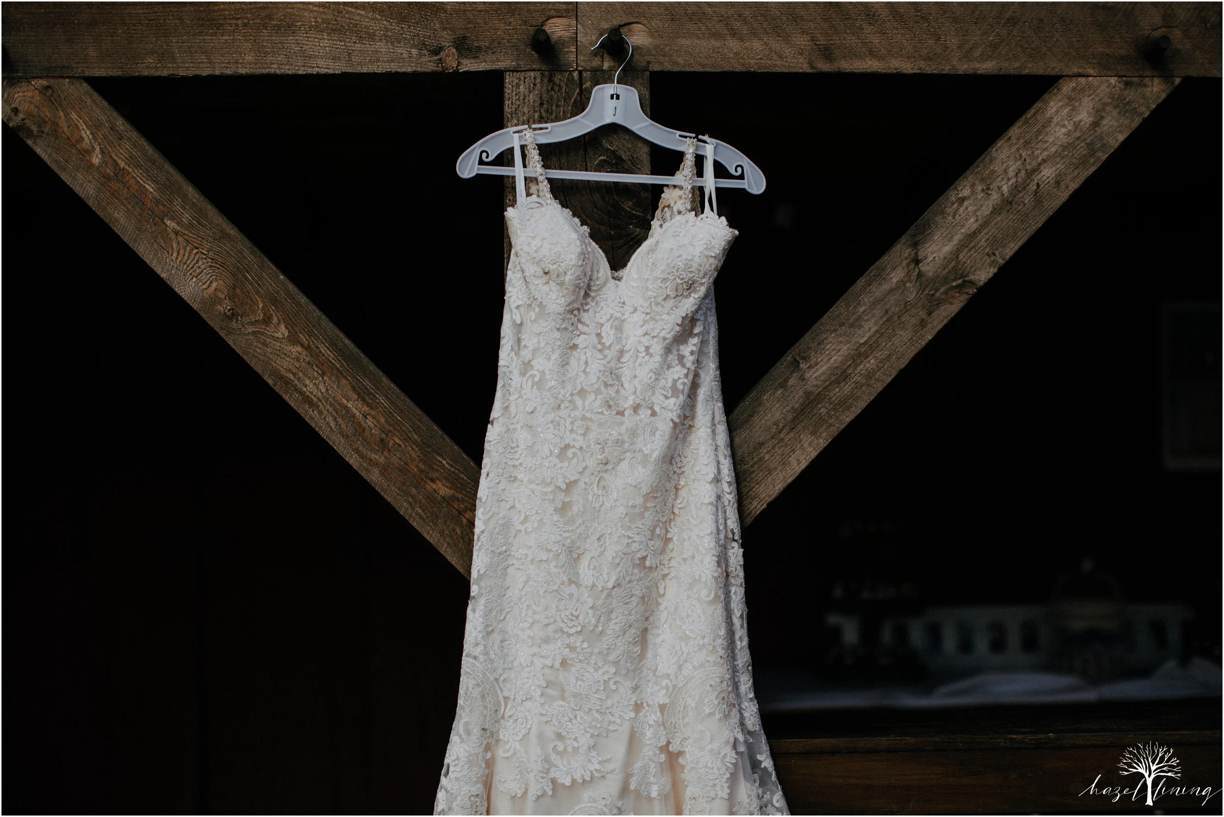 briana-krans-greg-johnston-farm-bakery-and-events-fall-wedding_0004.jpg