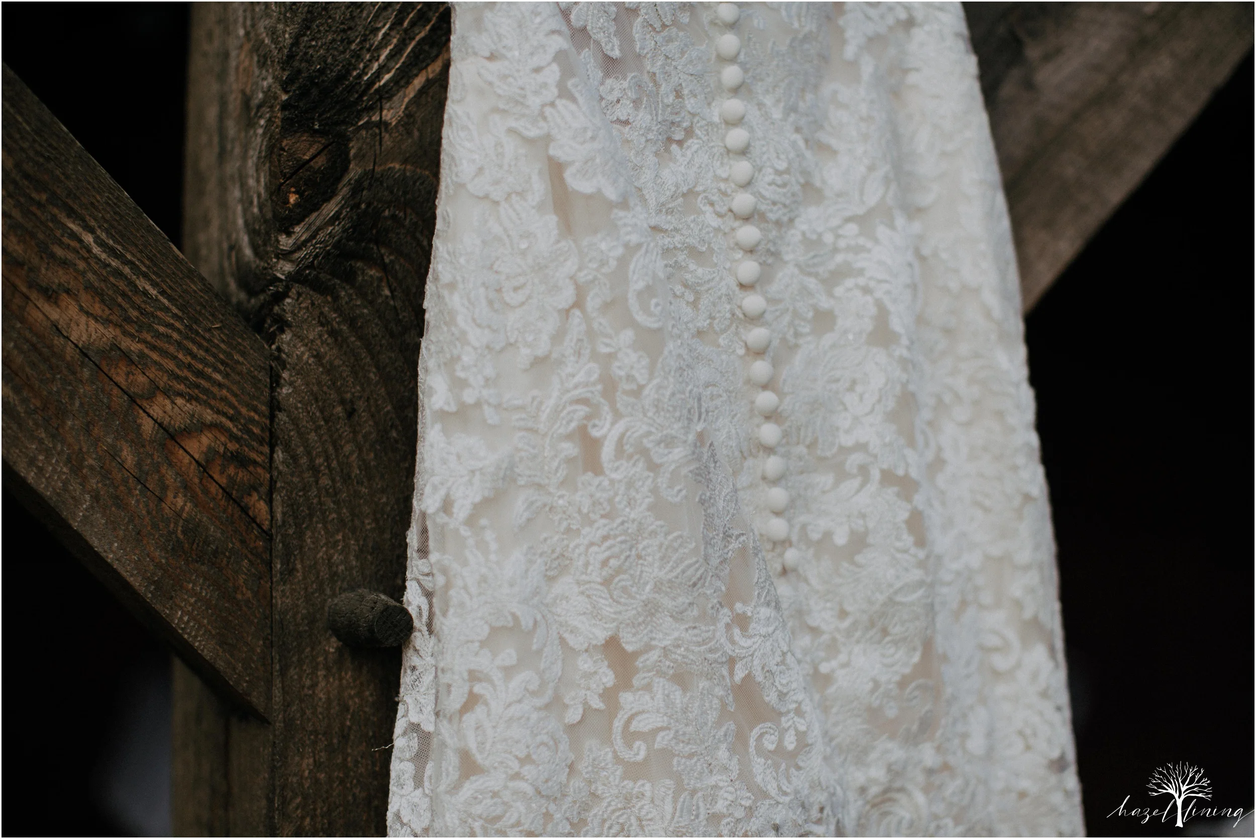 briana-krans-greg-johnston-farm-bakery-and-events-fall-wedding_0006.jpg