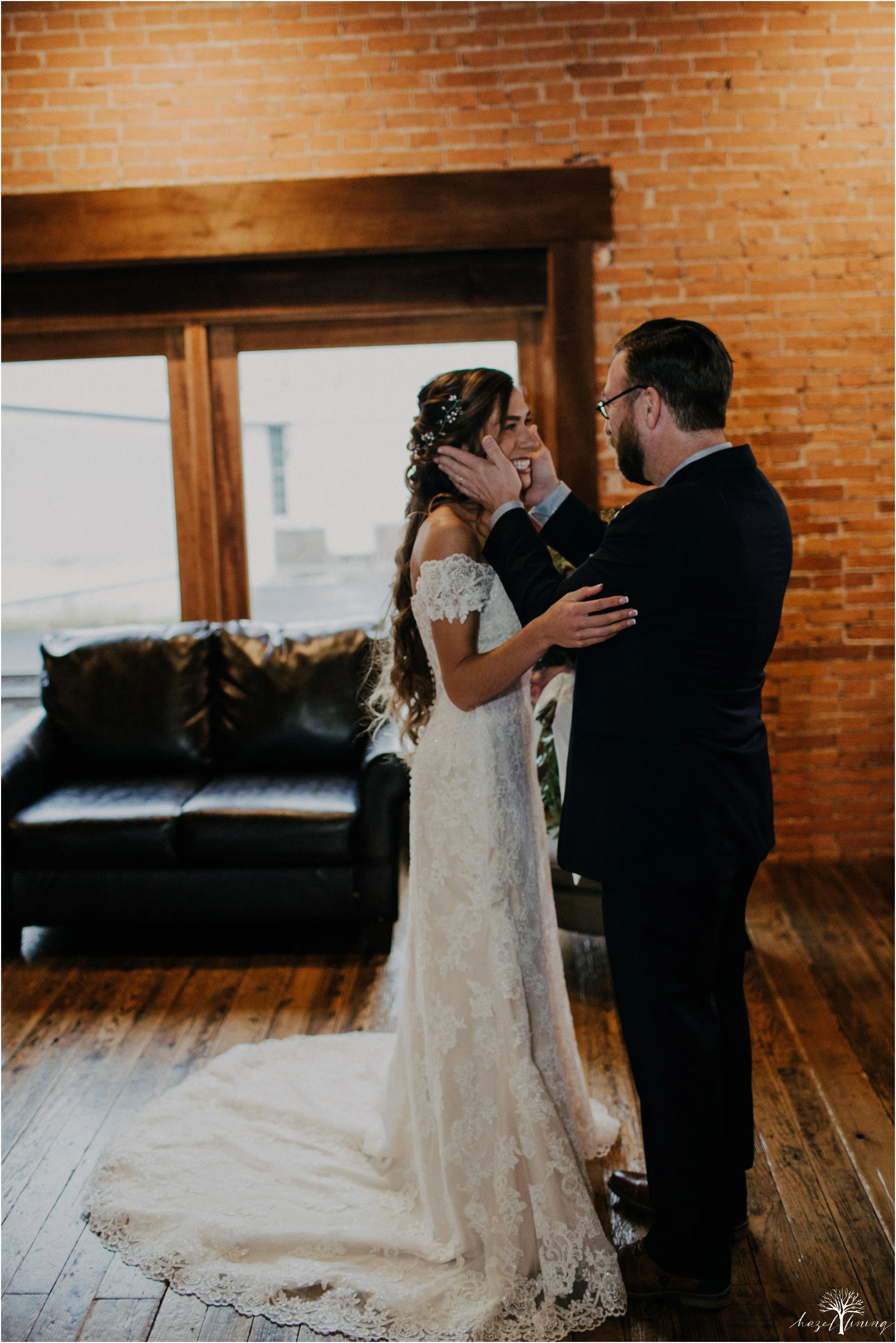 emma-matt-gehringer-the-booking-house-lancaster-manhiem-pennsylvania-winter-wedding_0028.jpg