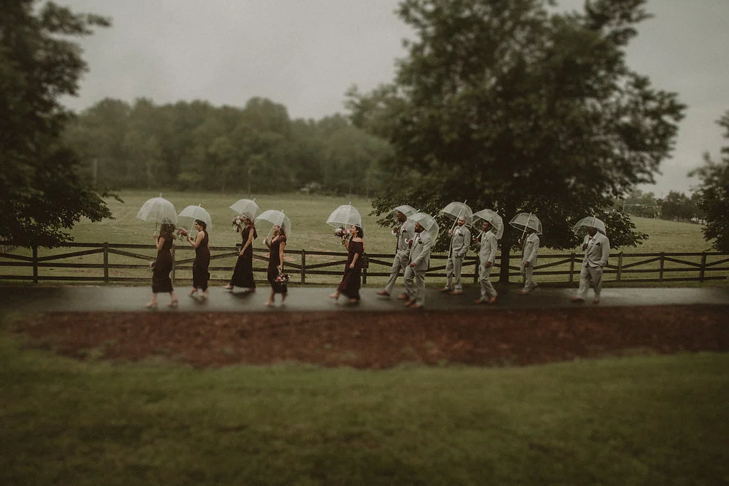 Wedding+party+walking+in+rain.jpg