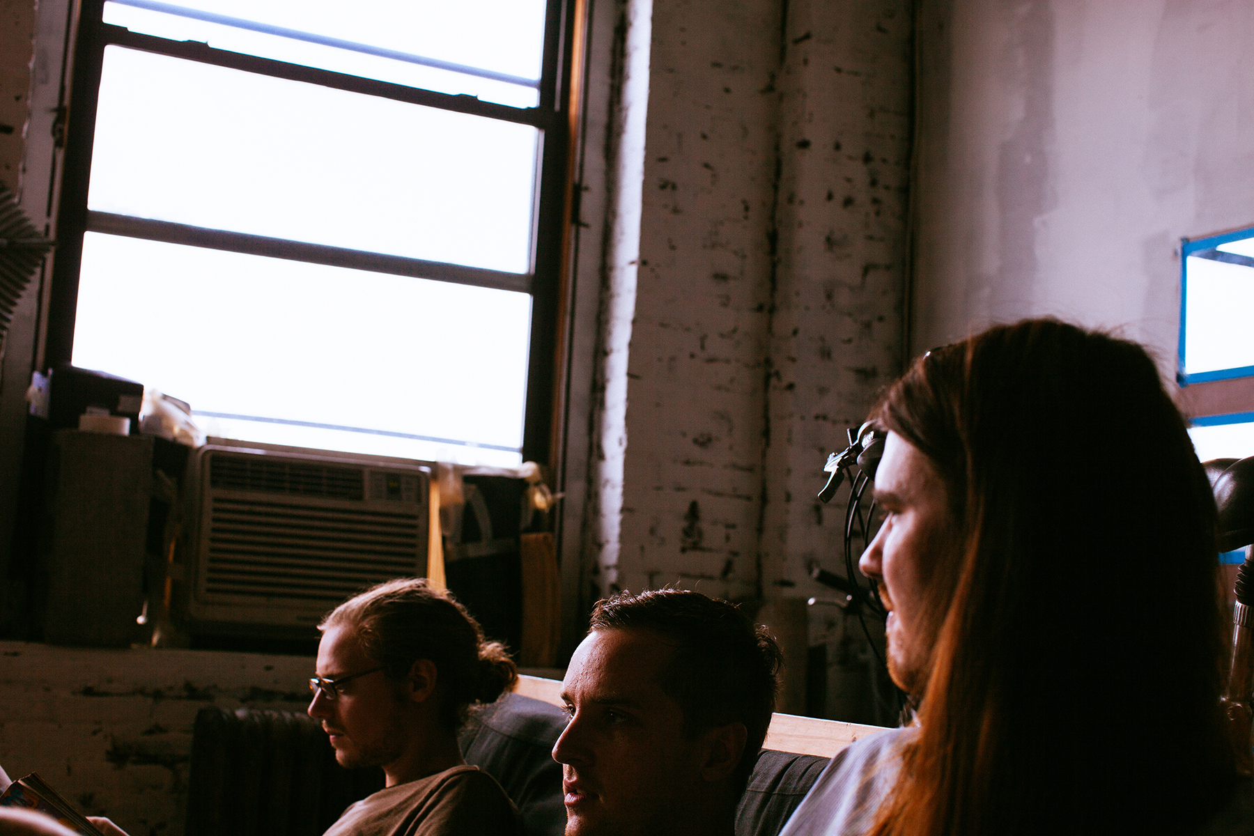 Woodsman just went up with a new single entitled "Further", set to be released as part of a 7inch / Online Journal published quarterly via Singles Club . Limited to 250 subscriptions and available at www.singlesclub.fm .