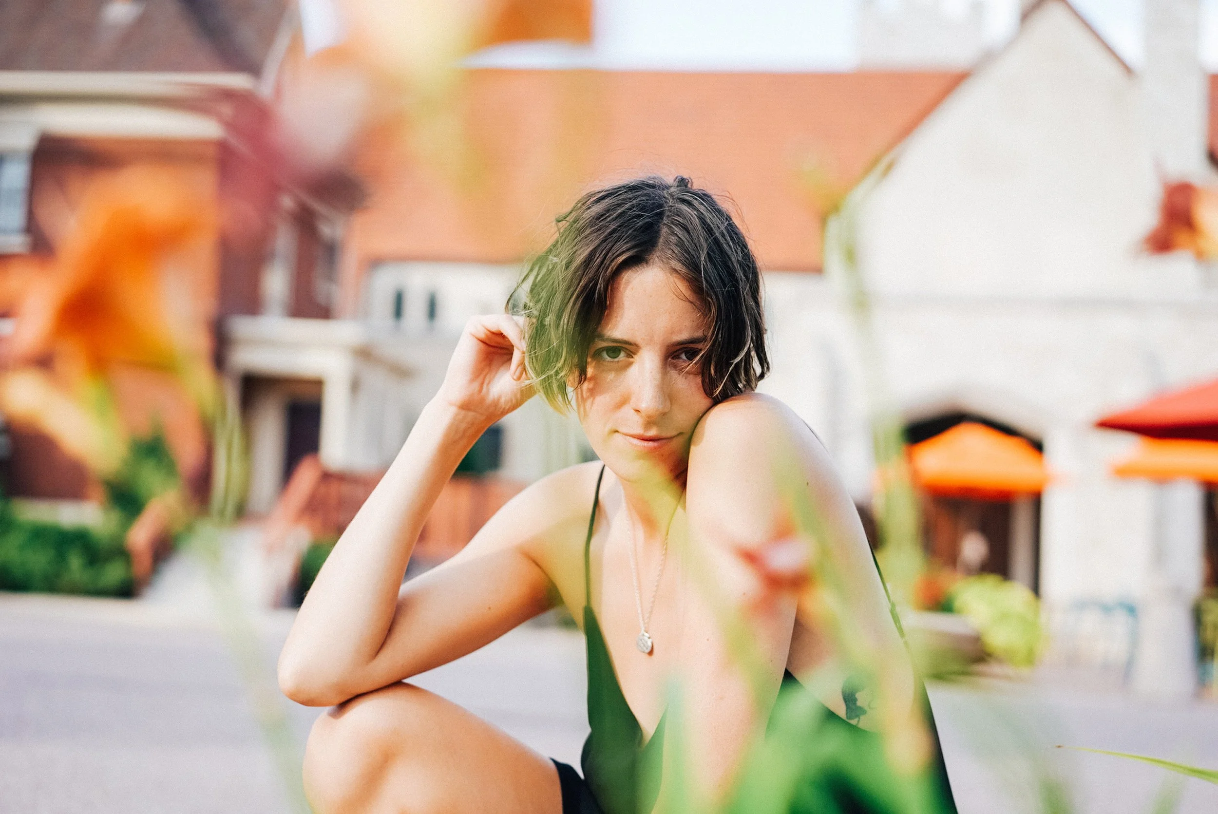 Fran Shares New Single "Palm Trees", Sophomore Album 'Leaving' is Out January 20th