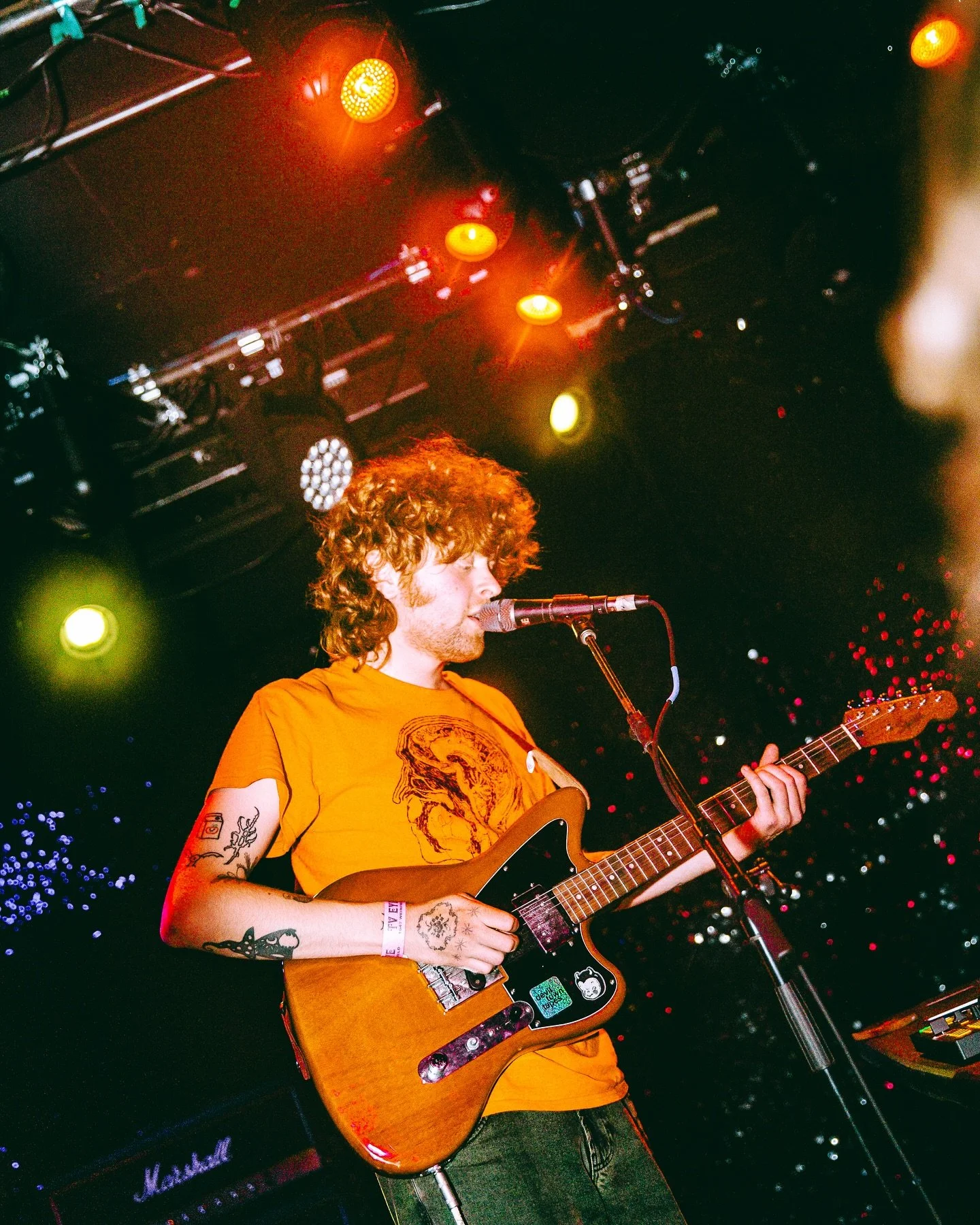 lots of @lotsofhands shows coming up quick, maybe more tba soon idk ⤵️ pls come 

Thu. Feb 19 - London, UK @ Rough Trade East 
Wed. Mar. 4 - Brooklyn, NY @ Baby&rsquo;s All Right *
Fri. Mar. 6 - San Diego, CA @ The Casbah #
Sat. Mar. 7 - Pioneertown,