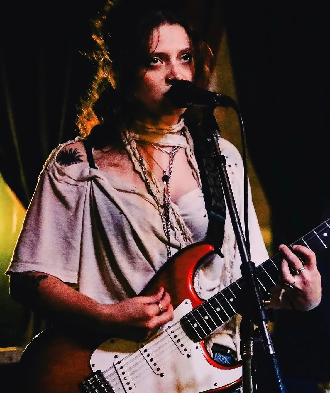 @robberrobber.info Two Wheels world tour continues 💥 pic @marybethbryan 

Thu. May 21 - Durham, NC @ The Pinhook
Fri. May 22 - Washington, DC @ Rhizome
Sat. May 23 - Boston, MA @ Deep Cuts
Wed. May 27 - Portland, ME @ Oxbow Blending &amp; Bottling
T