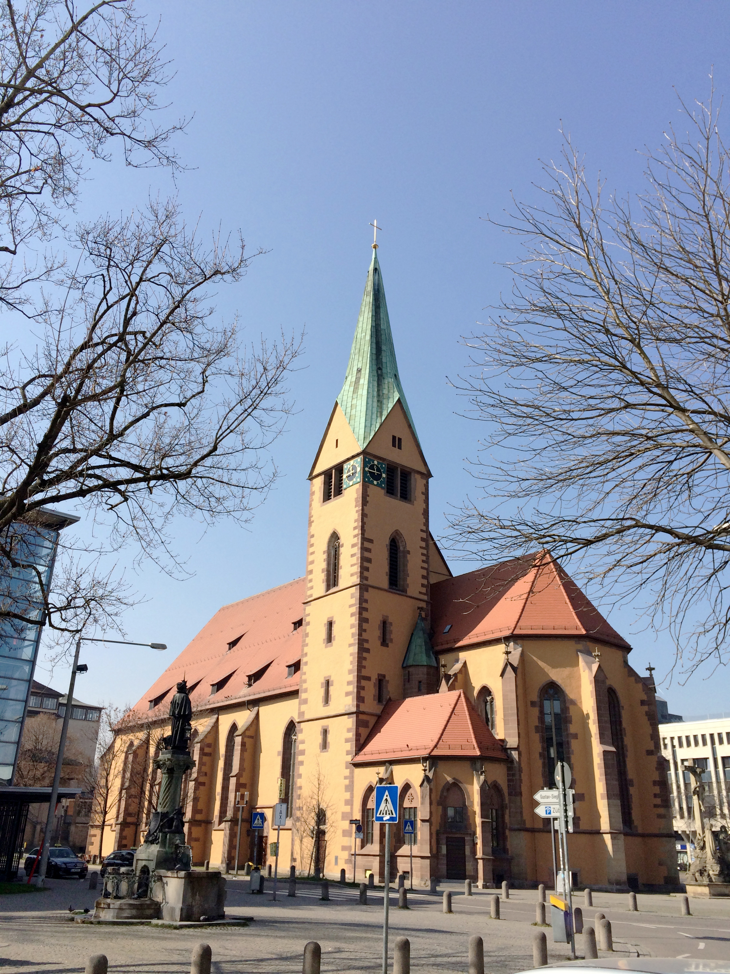 there are sooooo many churches around