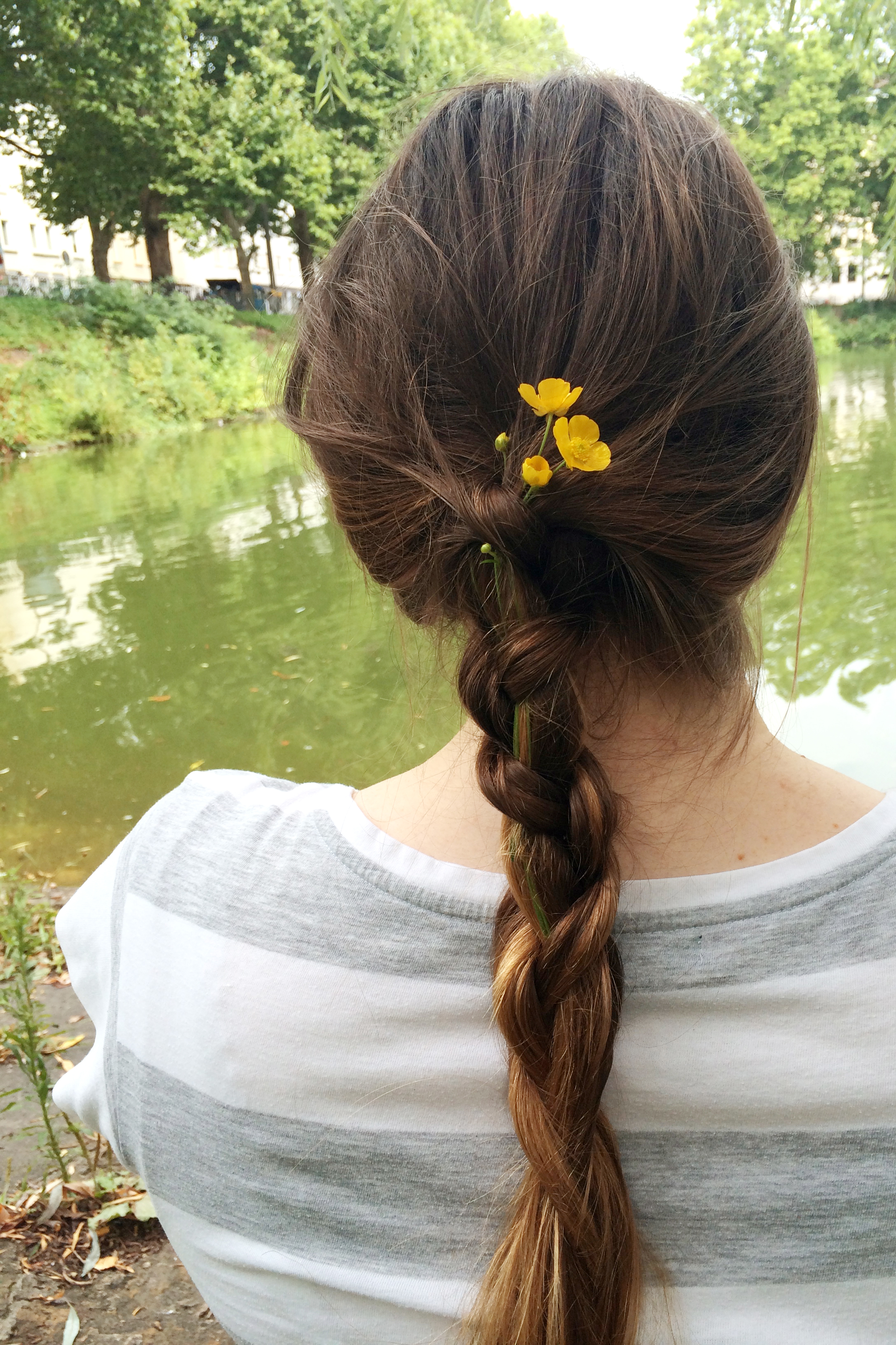 I also got my hair braided with flowers :)