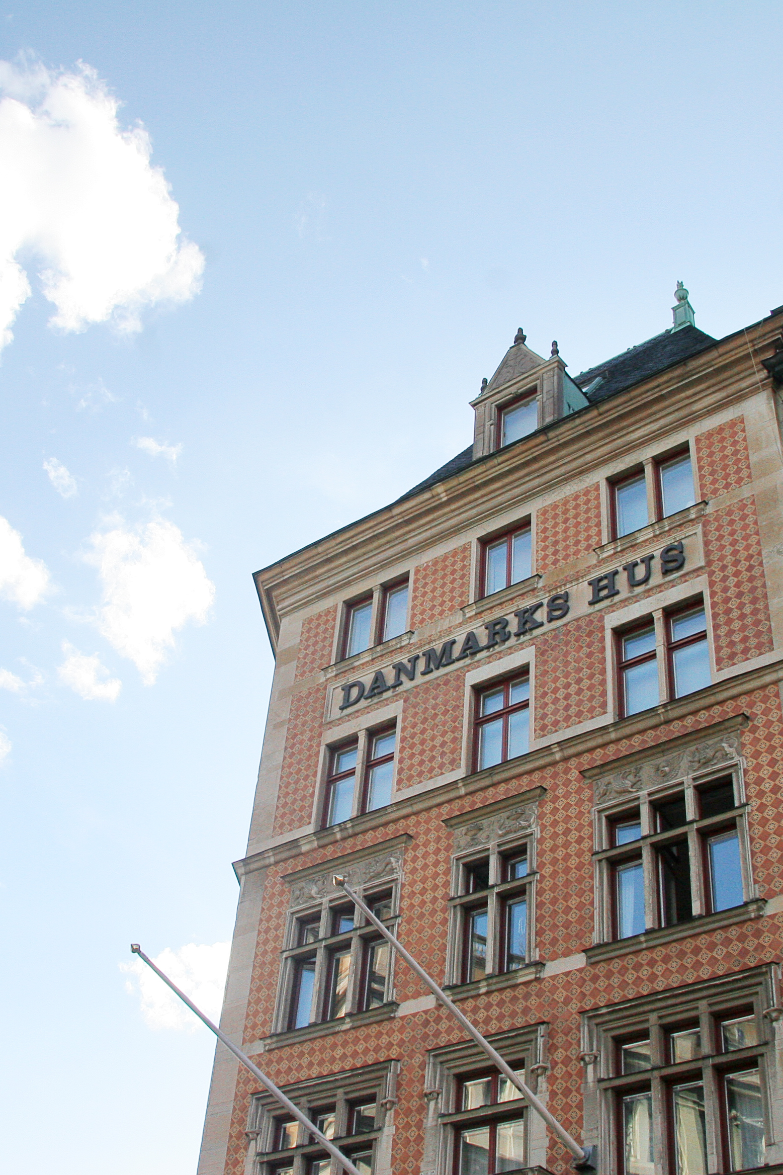 2) Patterned buildings