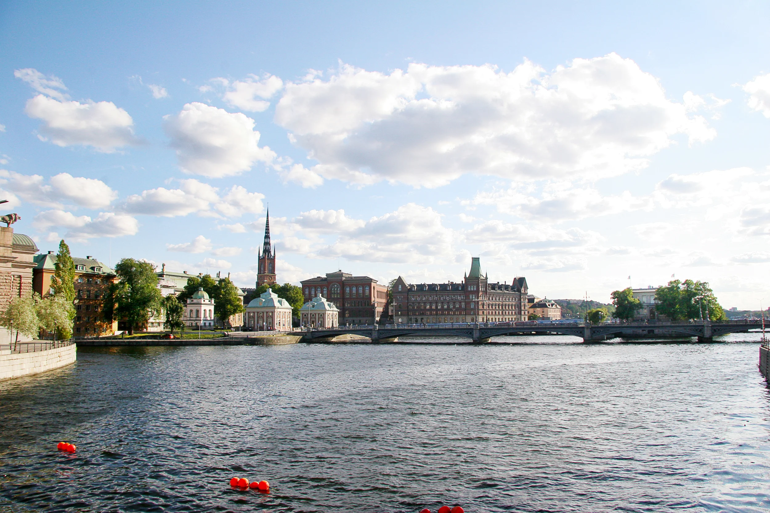 9) Beautiful skyline