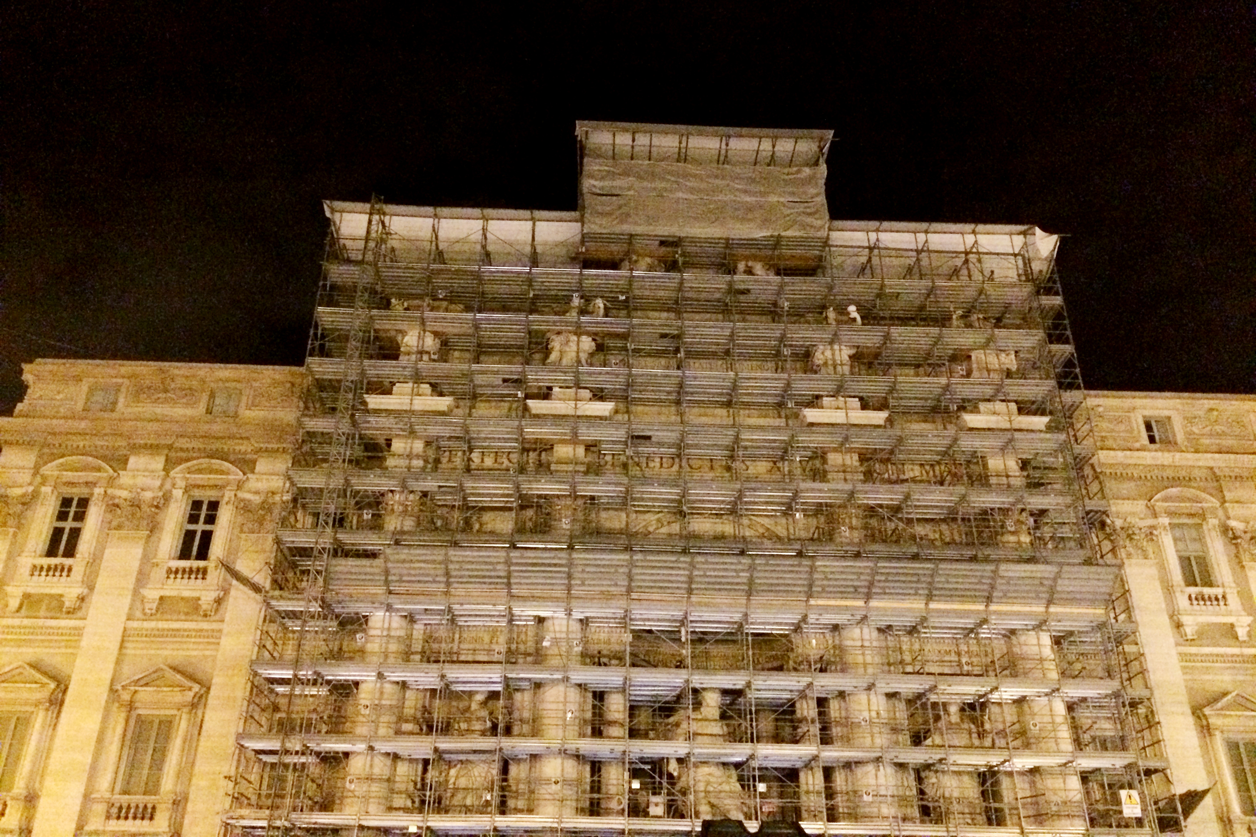 This is what the Trevi Fountain looks like right now!