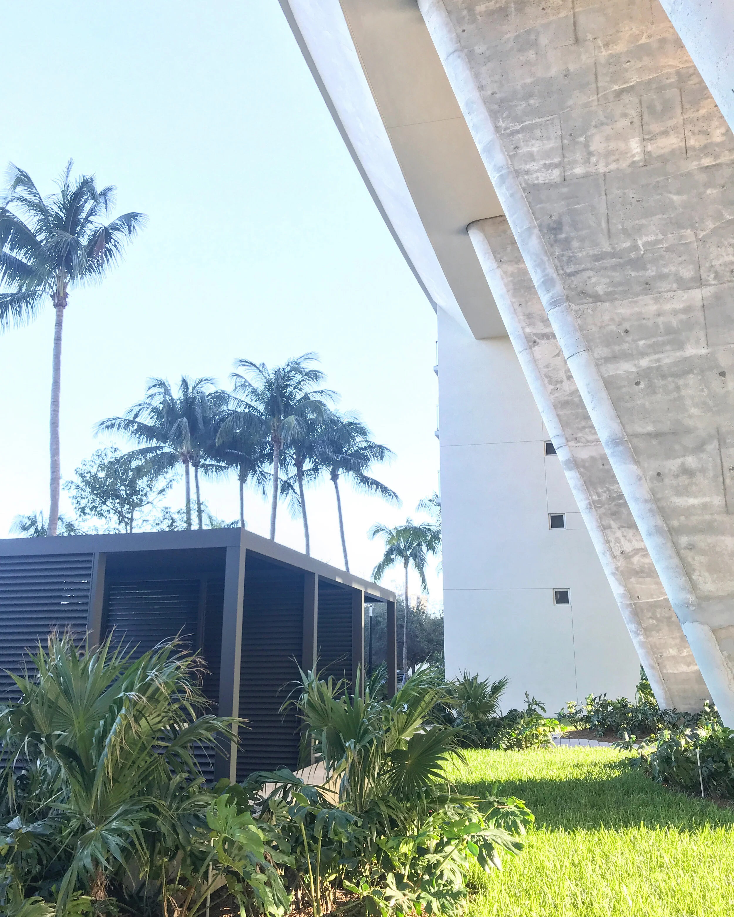 FLAMINGO POINT STREET PLAZA