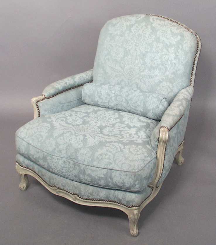 The classic Barroux model with sprung back and dorp-platform seat, loose down-cushion and bolster. 