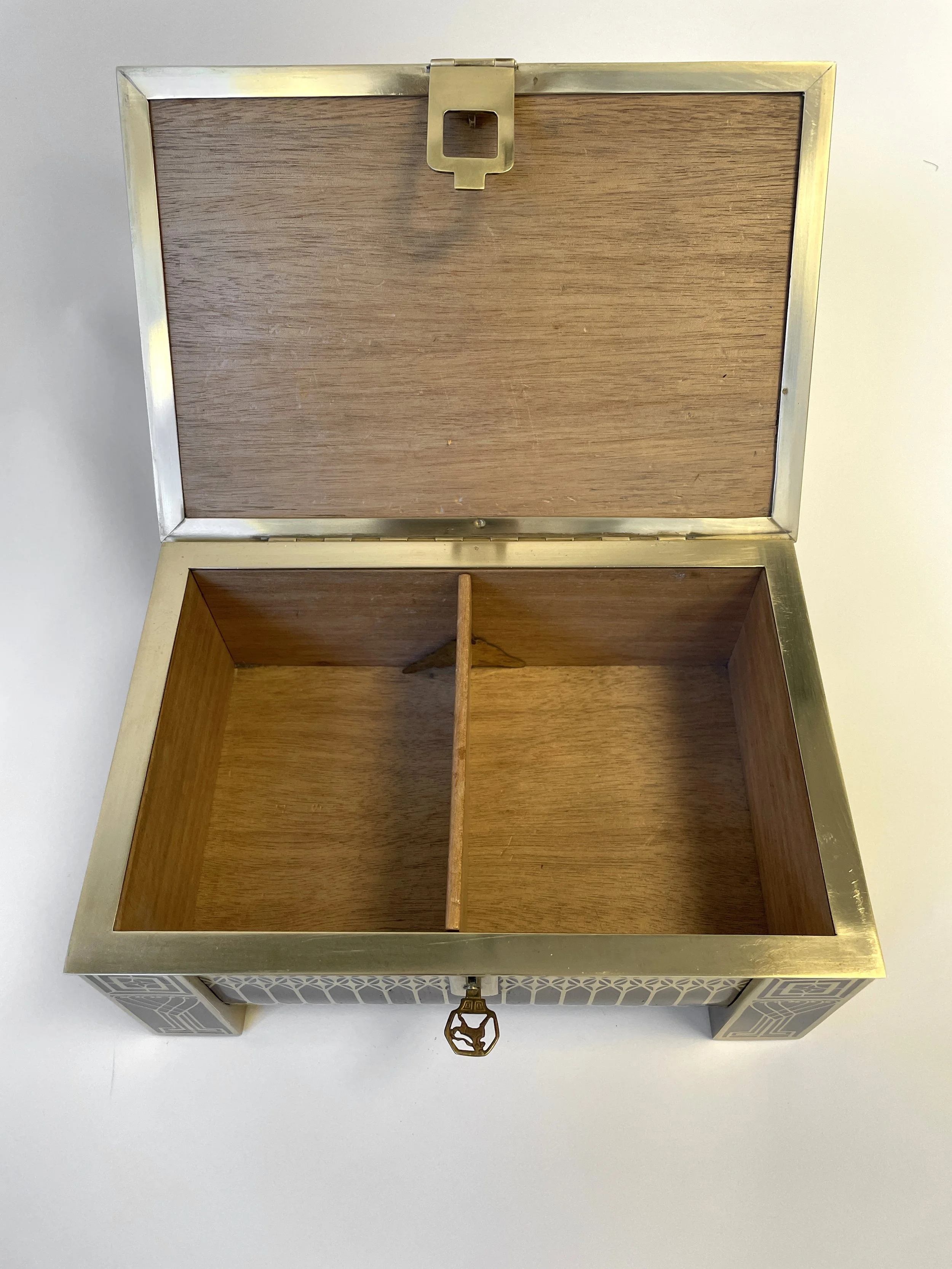 Erhard-Sohne-box-ornate-wood-brass-handles-lid-floral-Jugendstil-Secession-secessionist-period 4.JPG