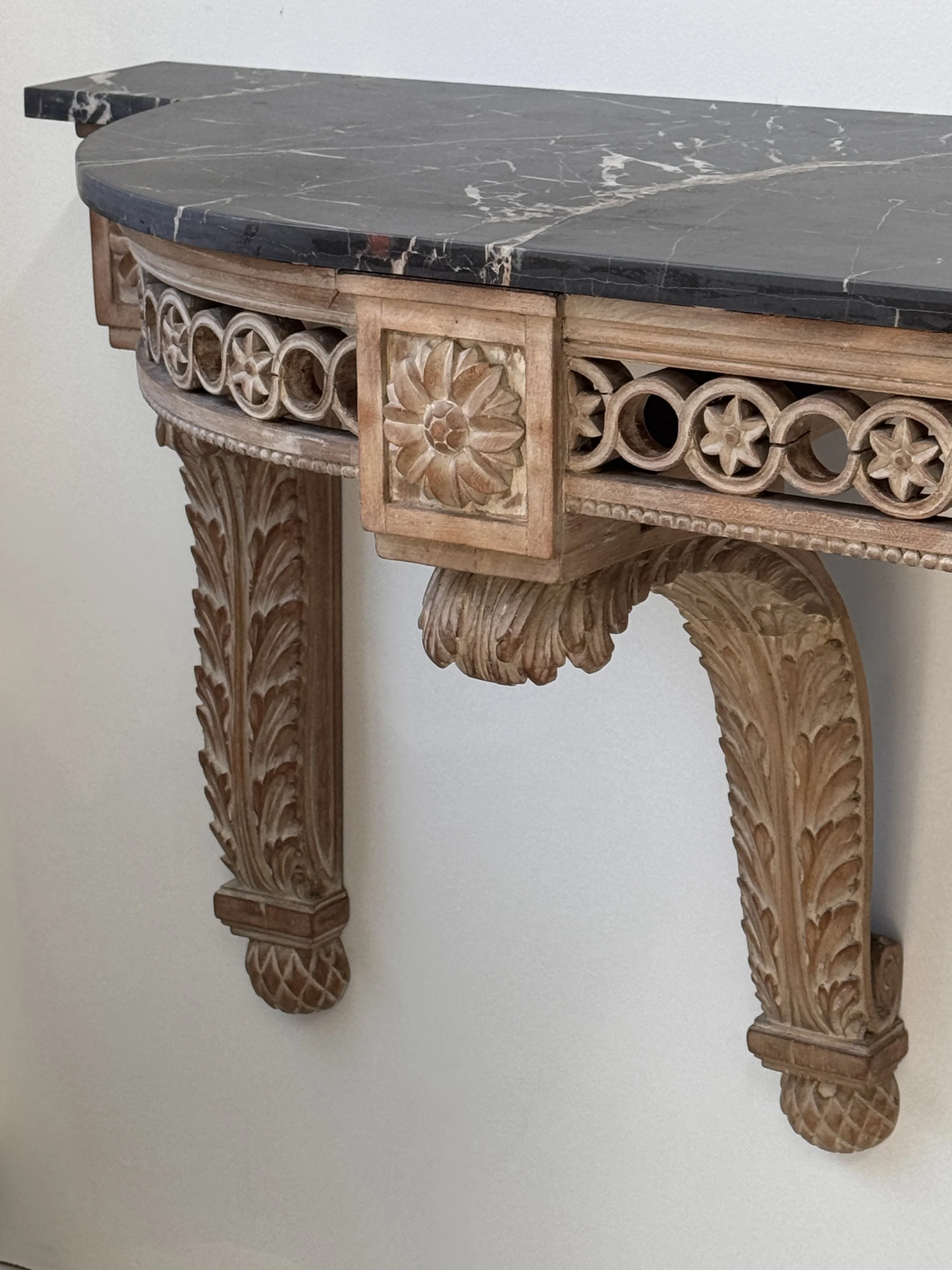 Marly Console