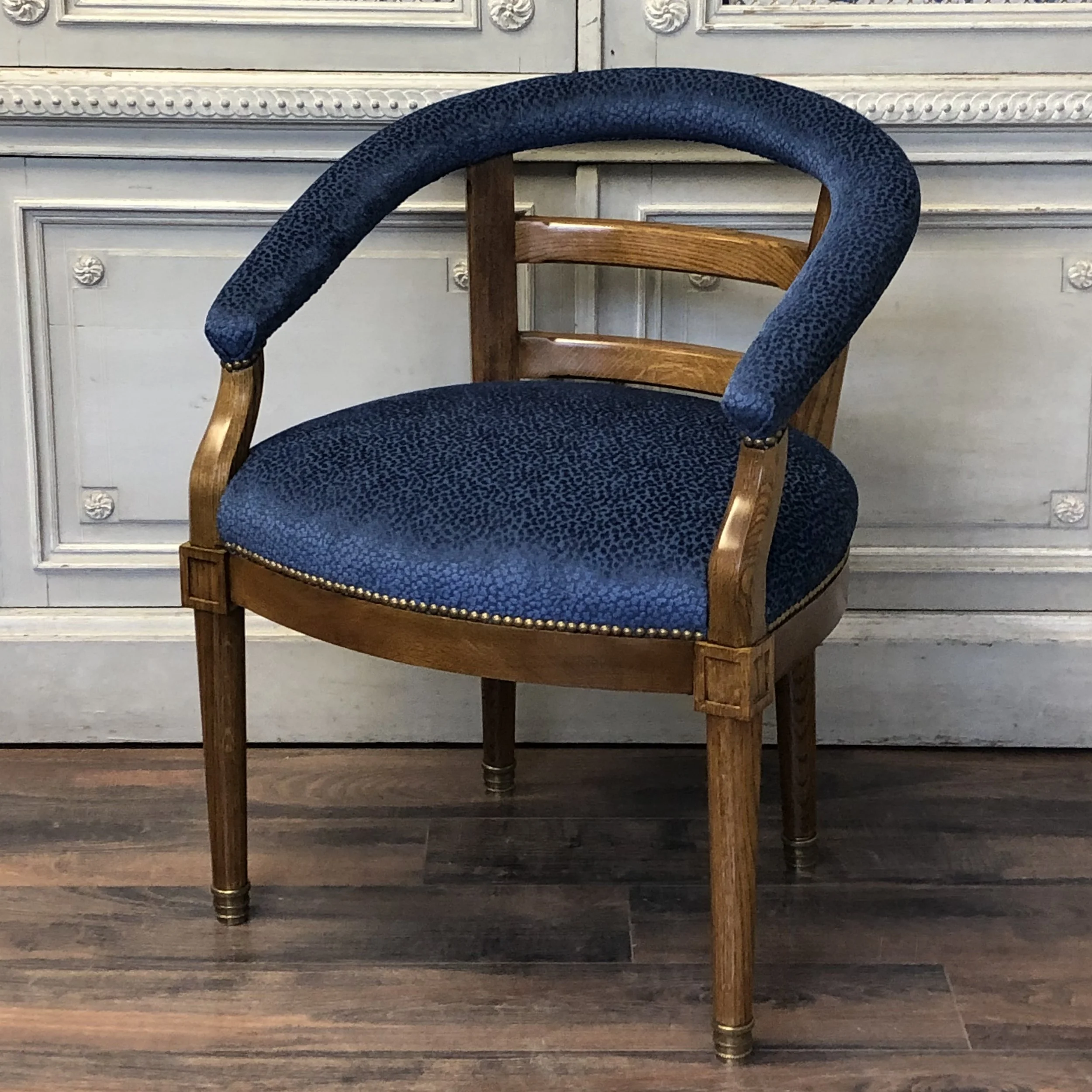 R814 Barrell Back Chair.jpg