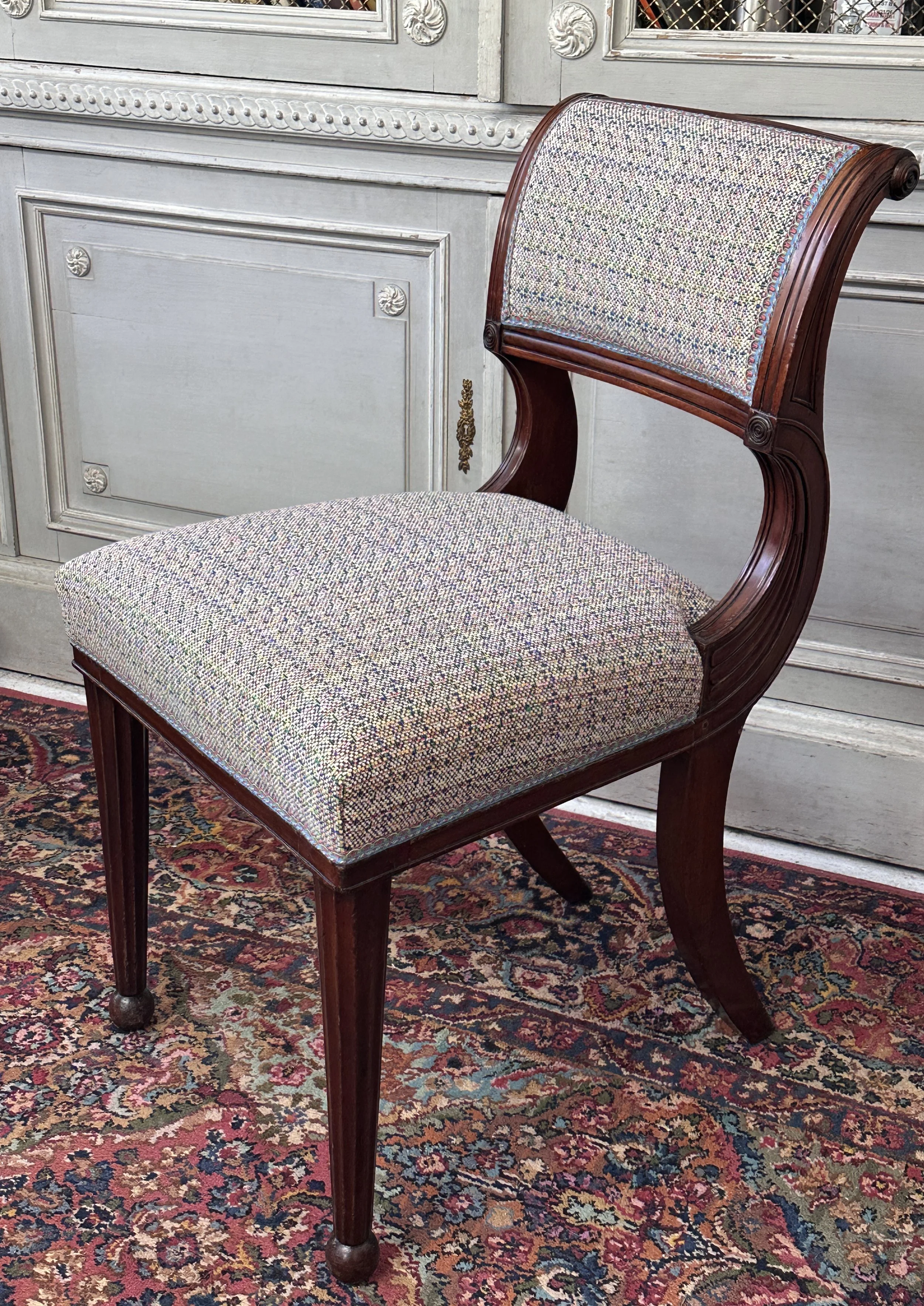 Carlton-Regency-Dining-Chair-English-style-upholstered-sabre-form-rear legs-turned-tapered-curved-carved-back-victoria-&-son-custom-bespoke-funiture-dining-desk-made-to-order-com.jpg