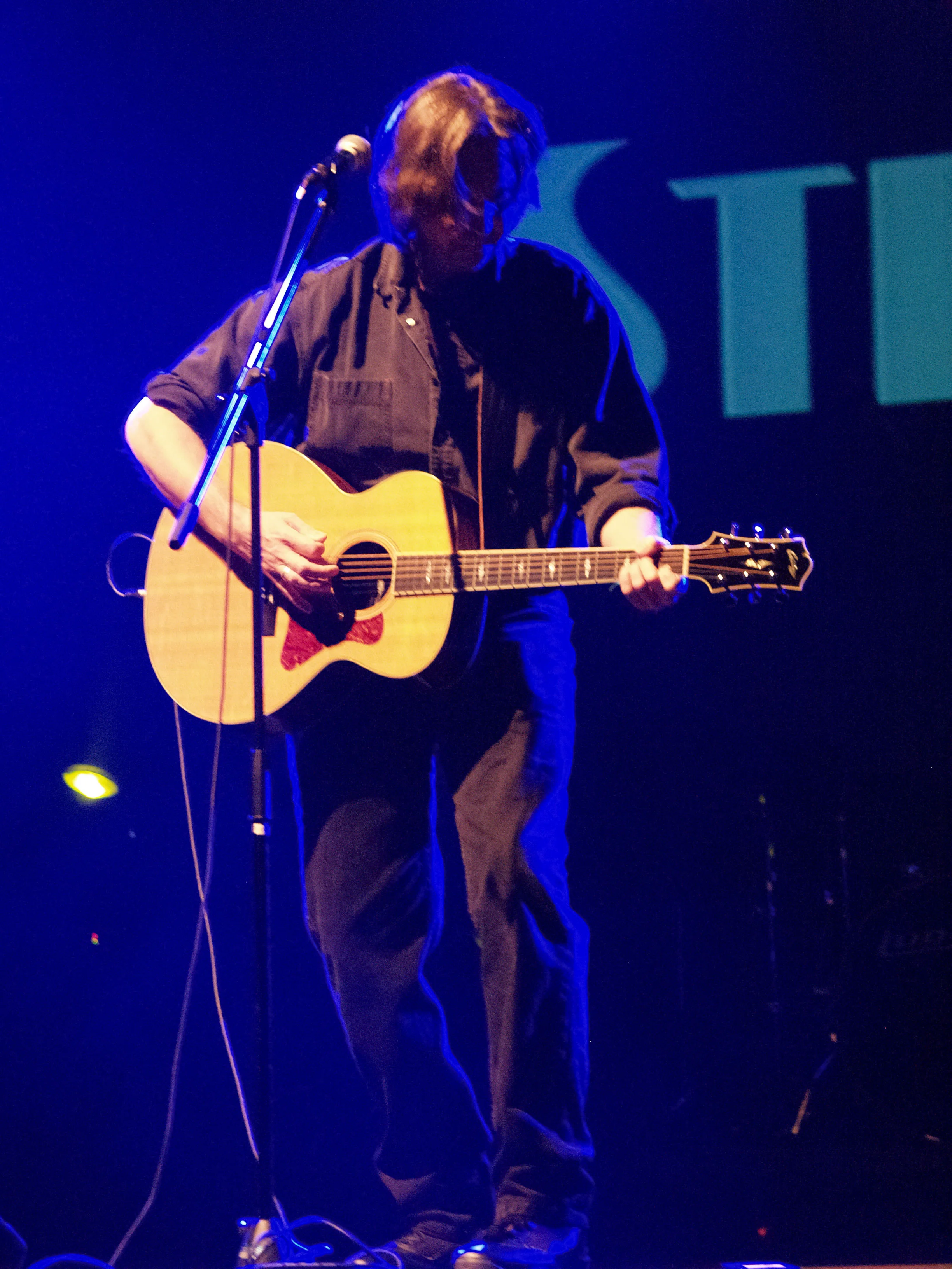 Singer Songwriter Steve Lee at Five Towns