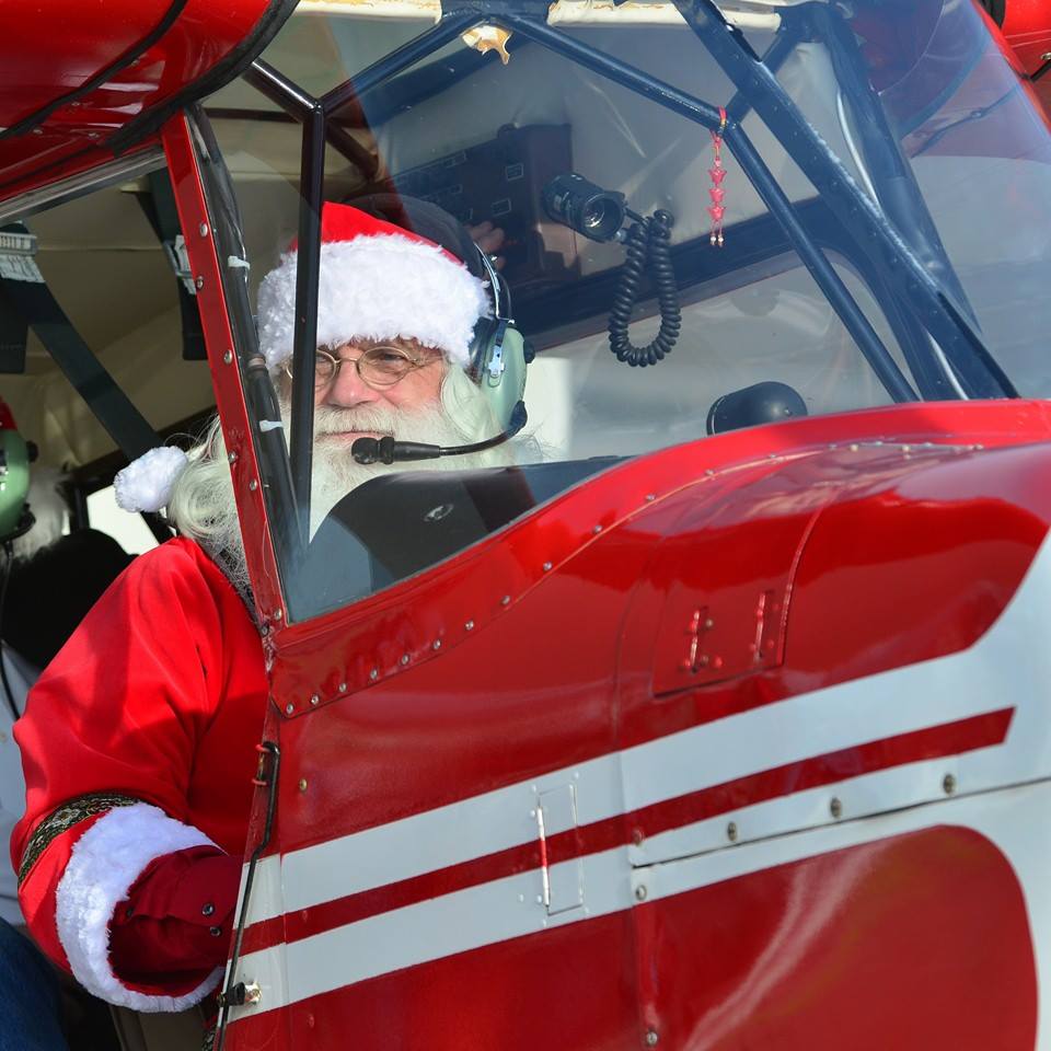 Santa lands at Frederick Airport for Paws & Planes Event!