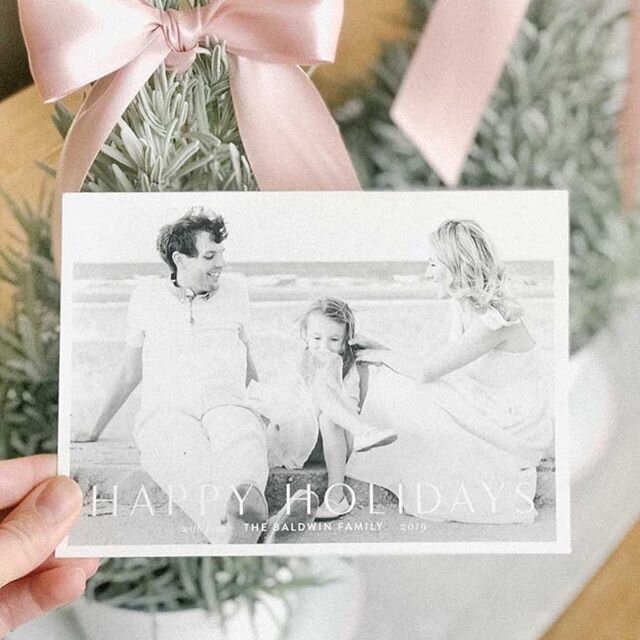 It may be a brand new year, but I&rsquo;m still loving the holiday cards from this season! @sodressedup your cards are just beautiful!
#minted #mintedholiday #merrychristmas #happyholidays #stationerydesigner #minteddesigner #snailmail #christmascard
