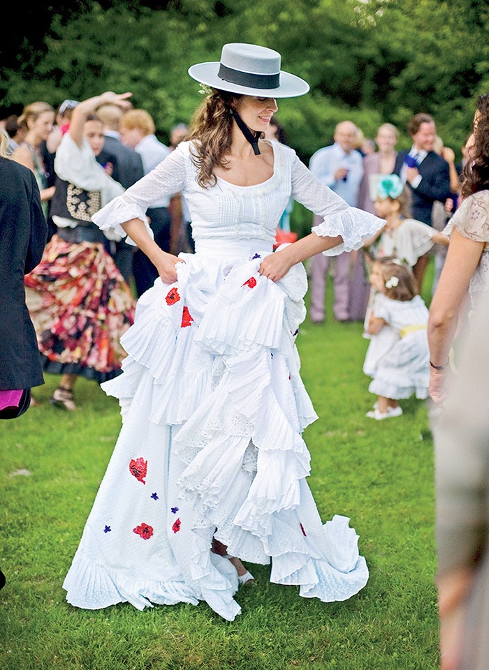 Miranda Brooks in Oscar De La Renta.