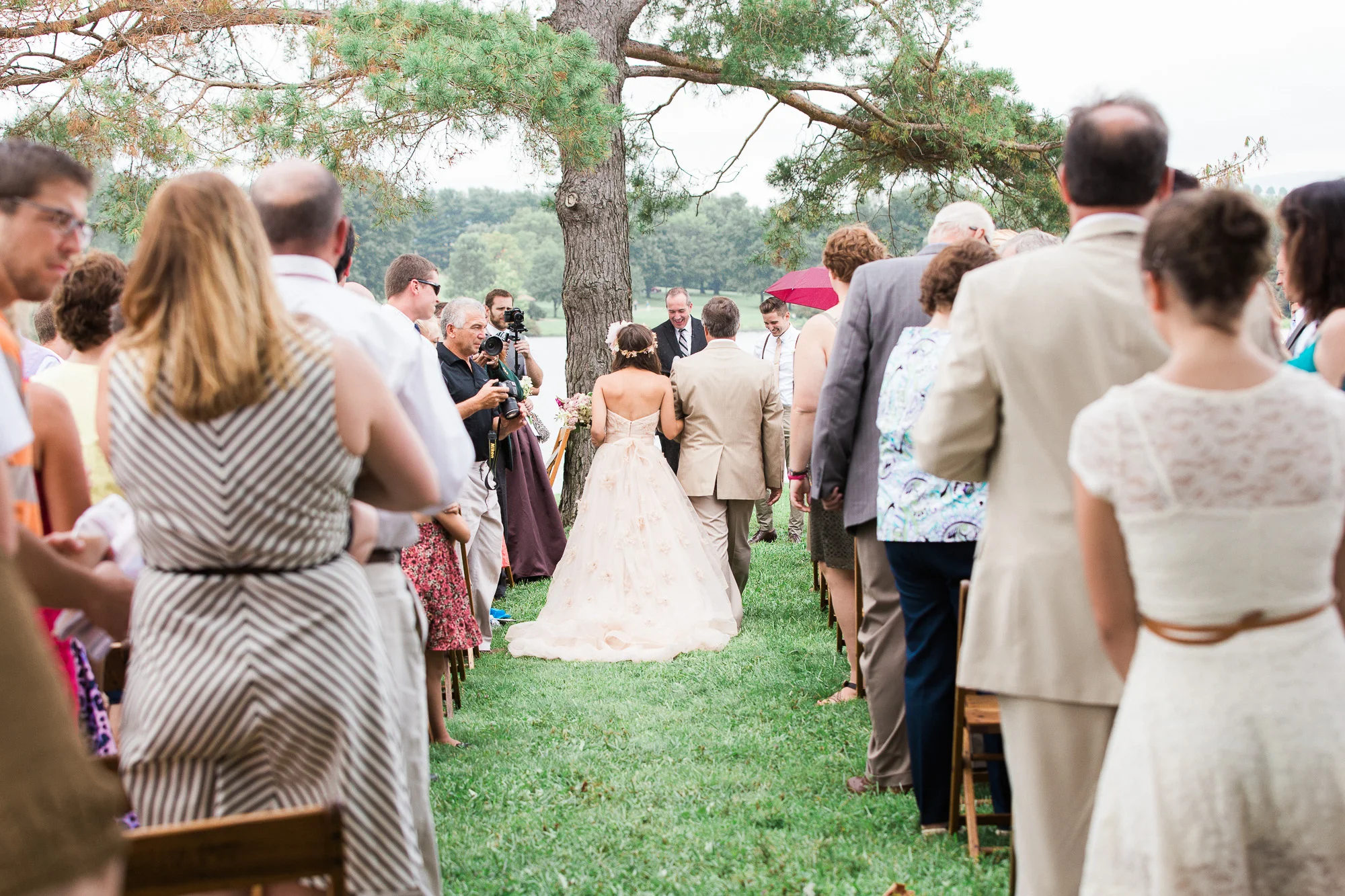 outdoor-pittsburgh-wedding-photographer.jpg