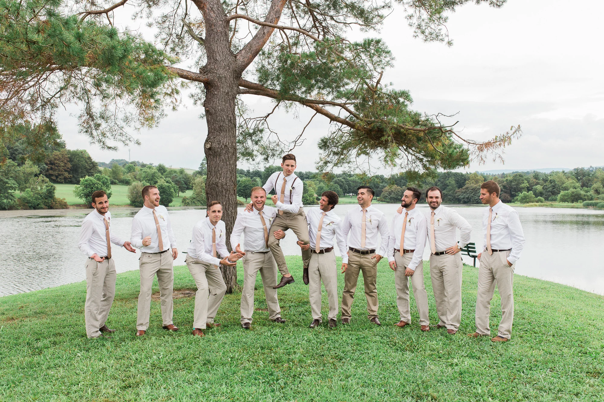 outdoor-pittsburgh-wedding-photographer.jpg