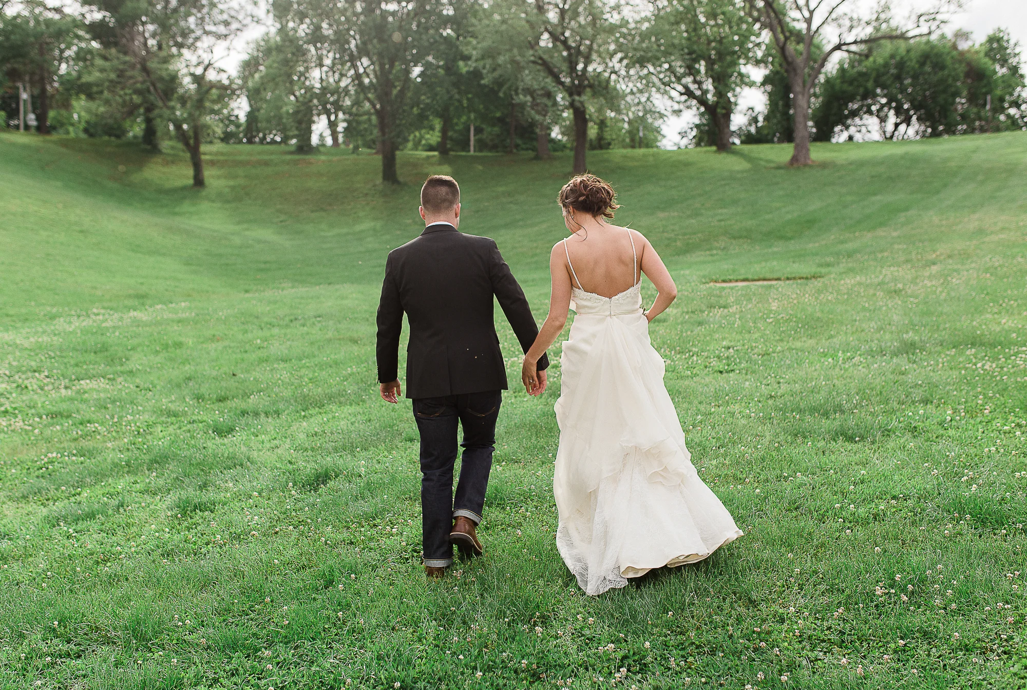 outdoor-cincinnati-wedding-photographer.jpg