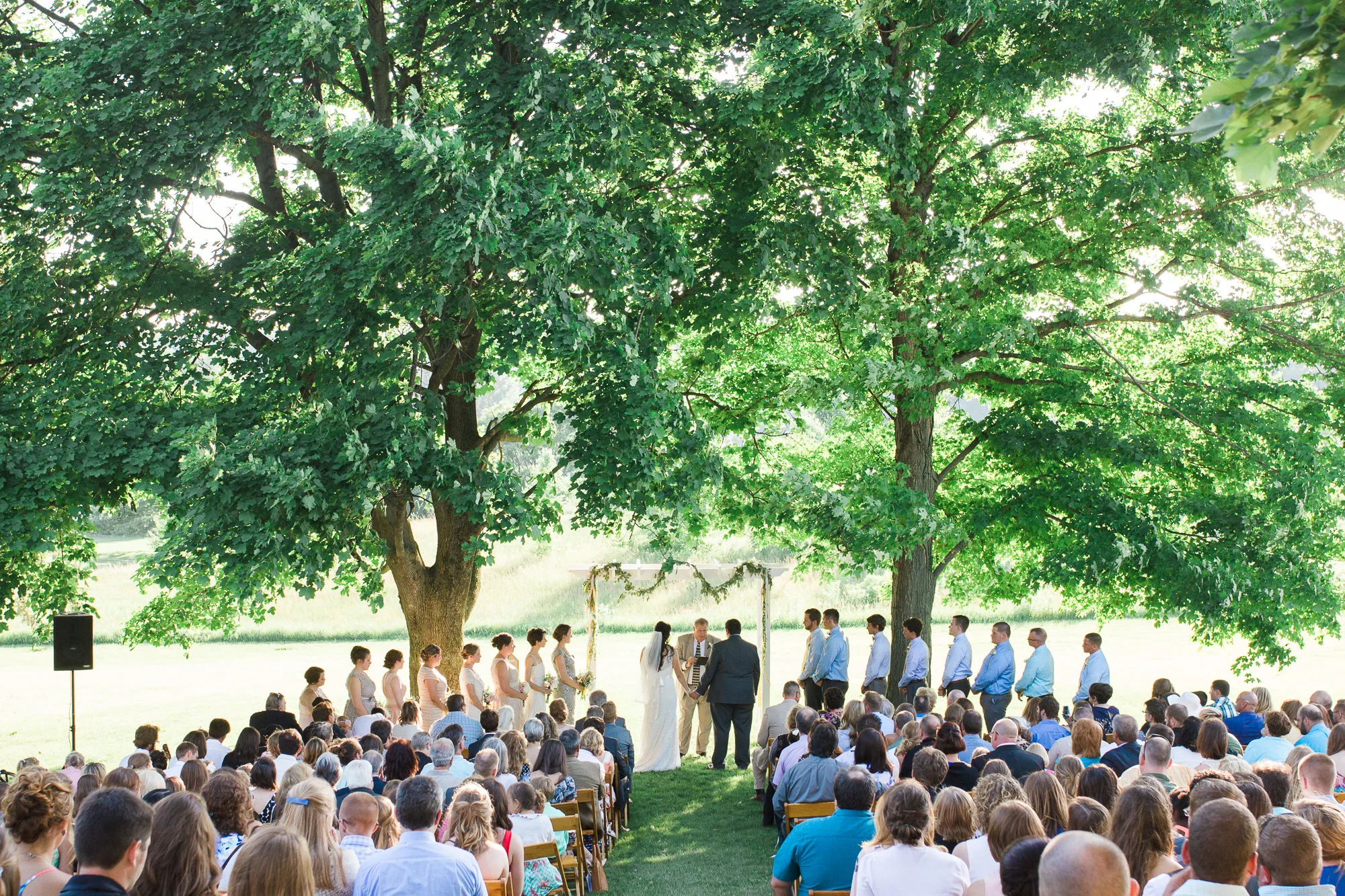 backyard-ohio-wedding-photographer.jpg