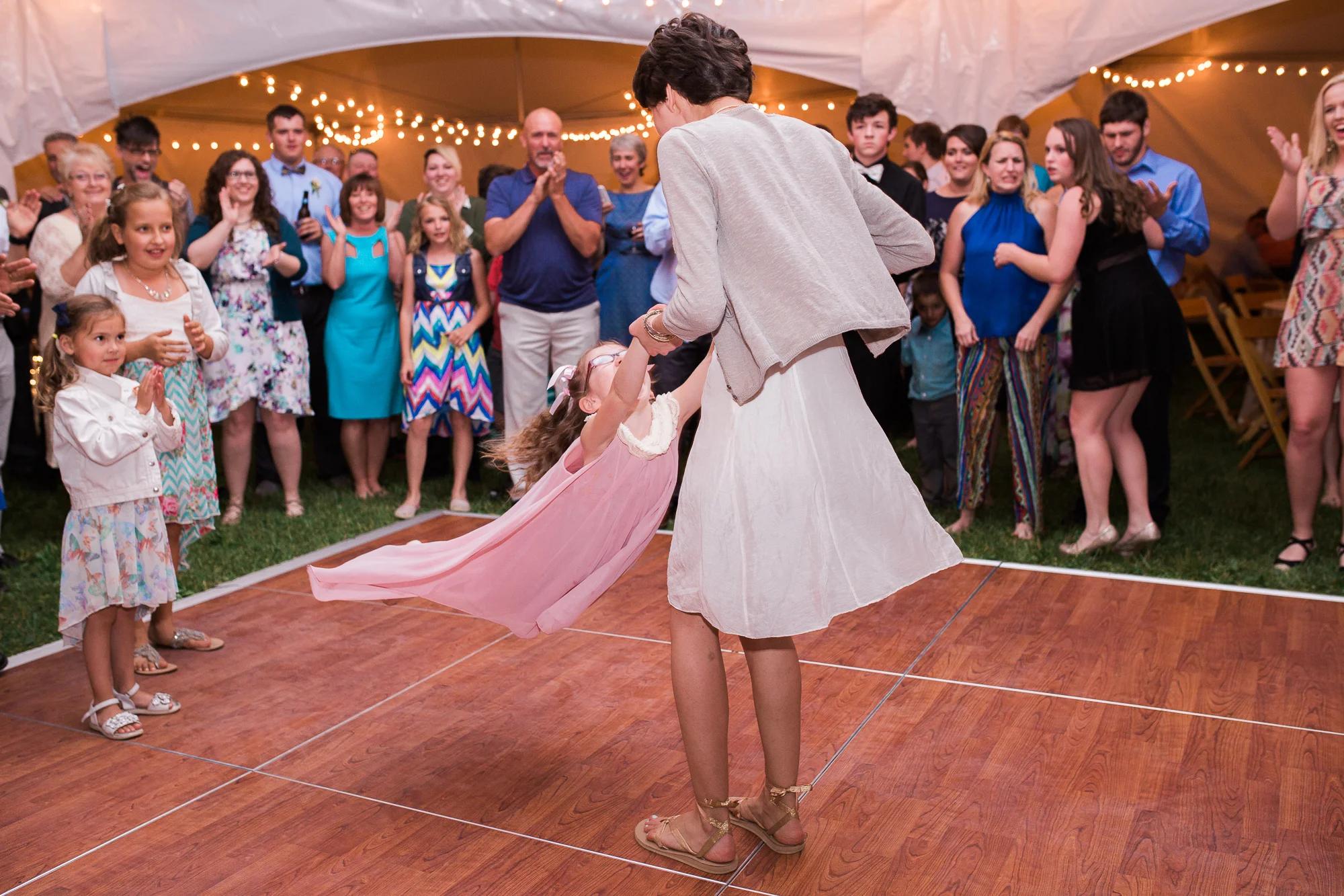 backyard-ohio-wedding-photographer.jpg