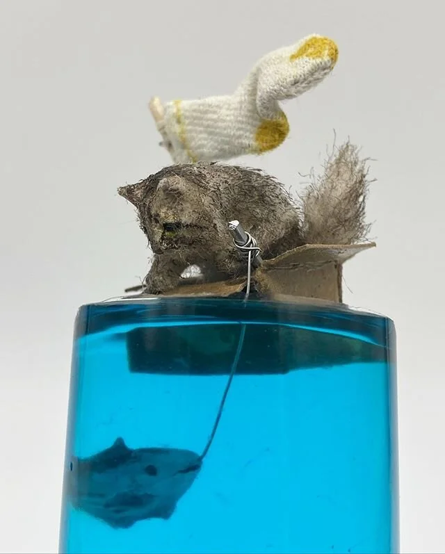 TaDa!  Swipe for video and more views! Here&rsquo;s my final entry for the #otterthinkspacecontest @thinkspace_art.  The whole piece is about 3.5&rdquo; tall and the tiny Otter Cat is less than 1&rdquo; 😸
.
This was such a joy to work on and has rea
