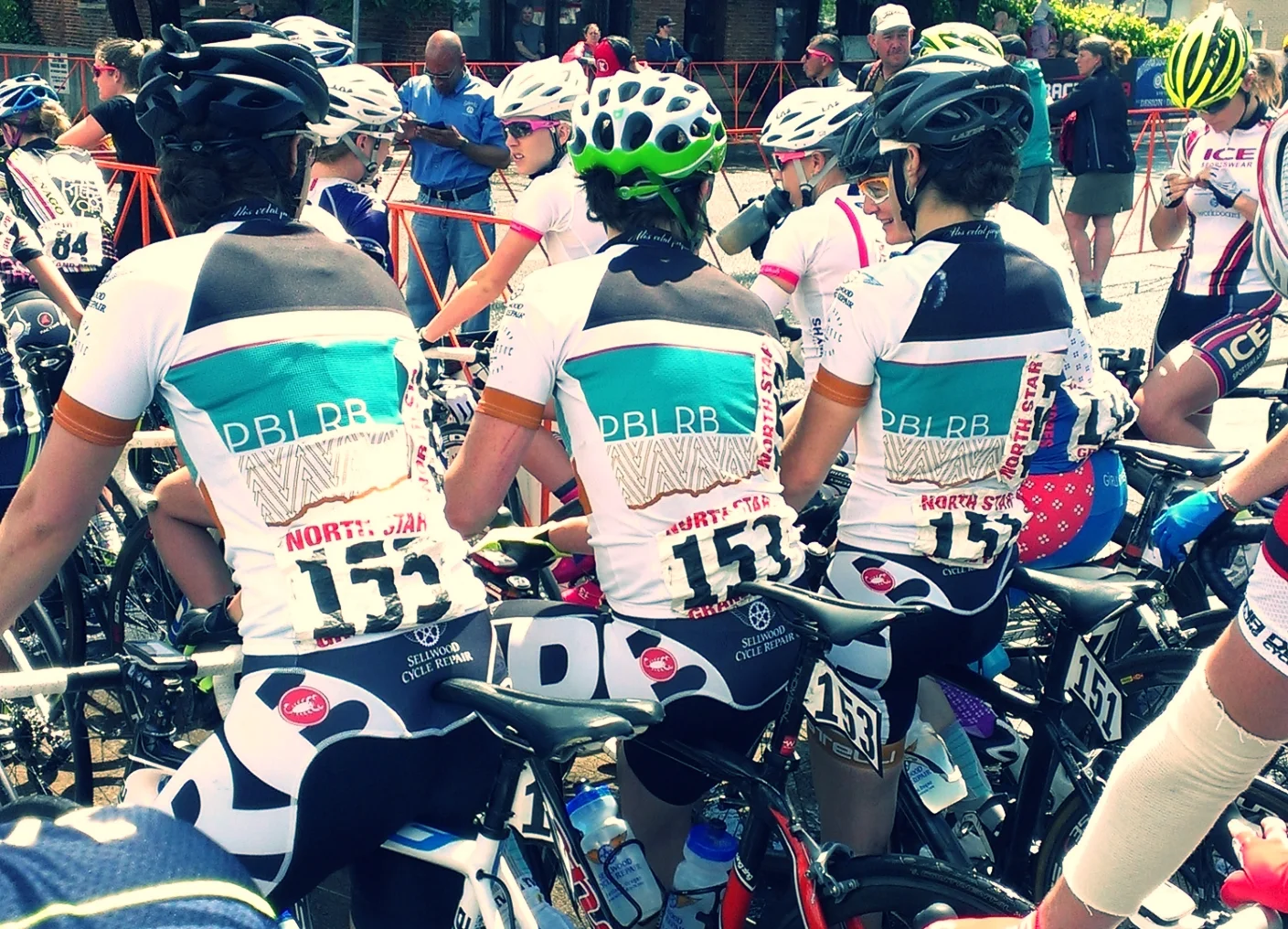PBLRB ladies lined up for the racing!