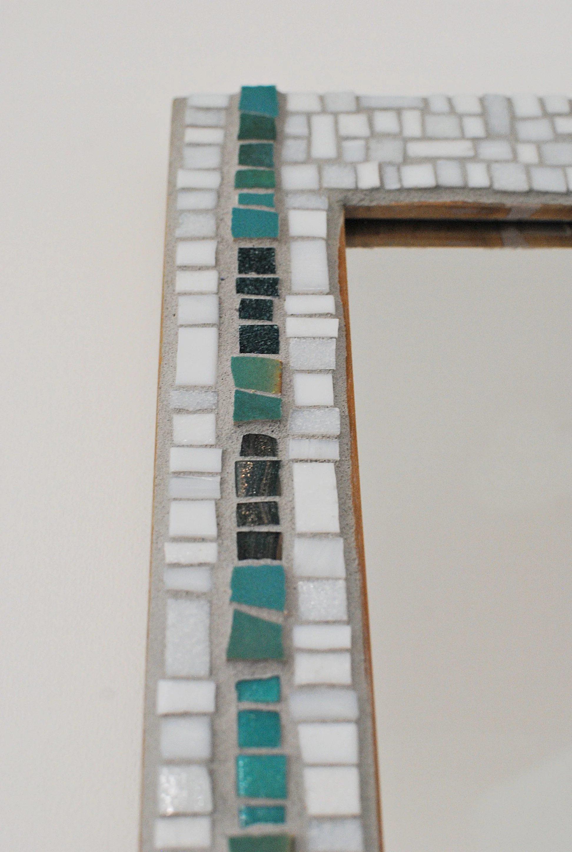 Large white and teal mosaic mirror PH2022 (5).JPG