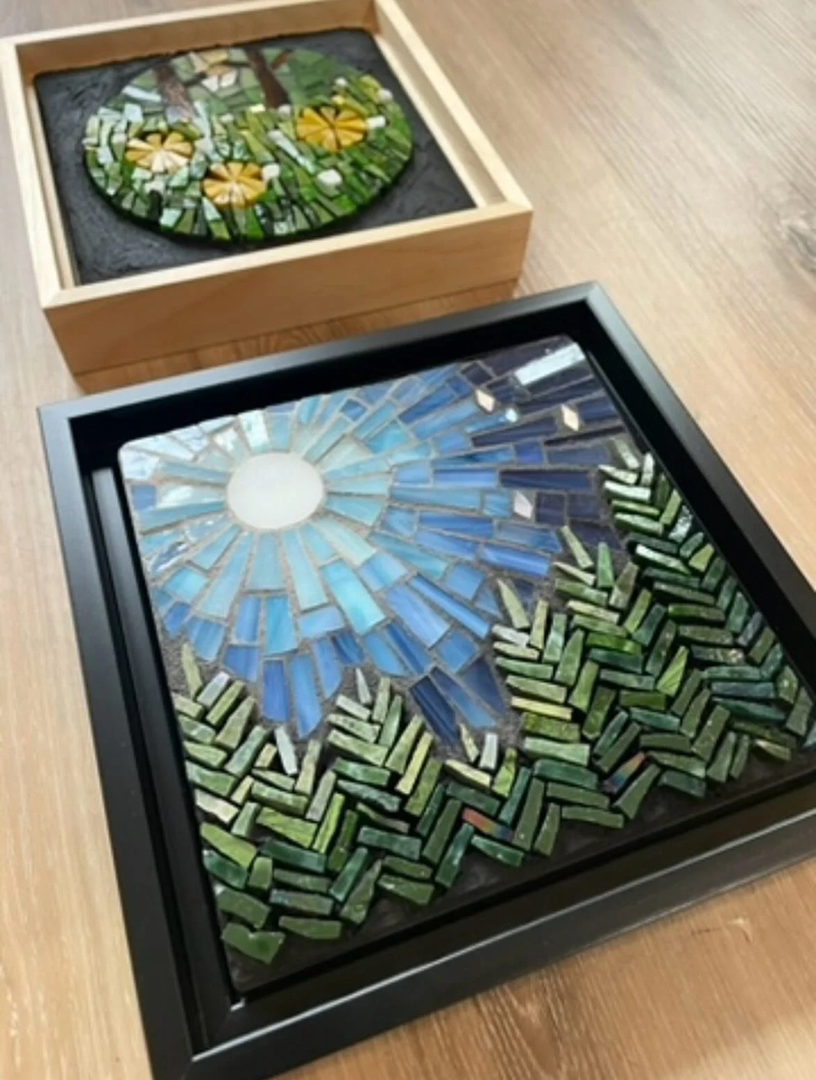 New year, new work, new frames. 🌟 Plus a bit of the process, from messy planning sketches through prepping to grout the background.